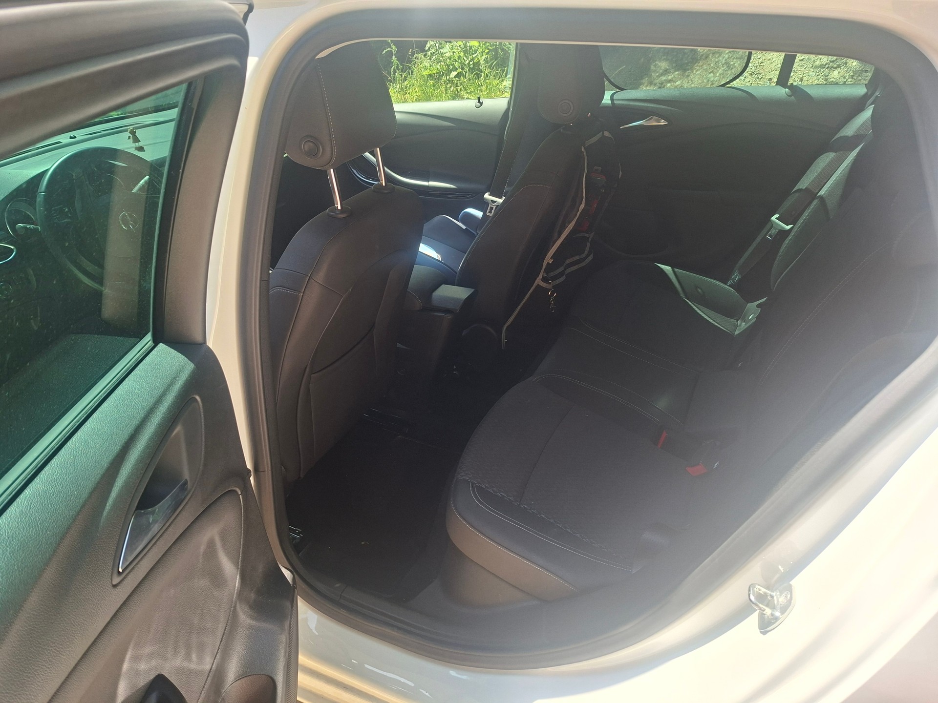 OPEL 5 Sport S Tourer-image-4