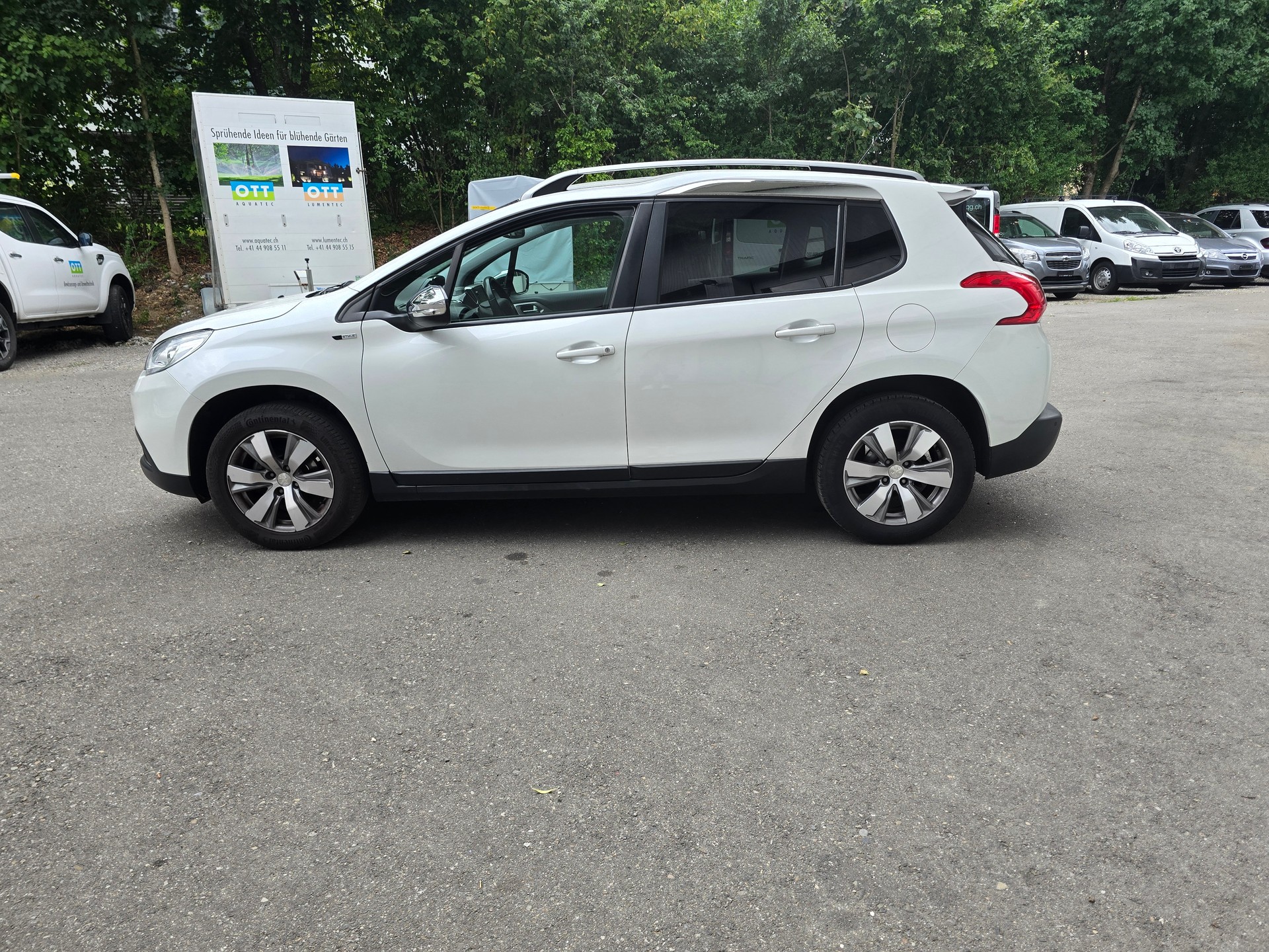 PEUGEOT 2008 1.2 VTI Style-image-7