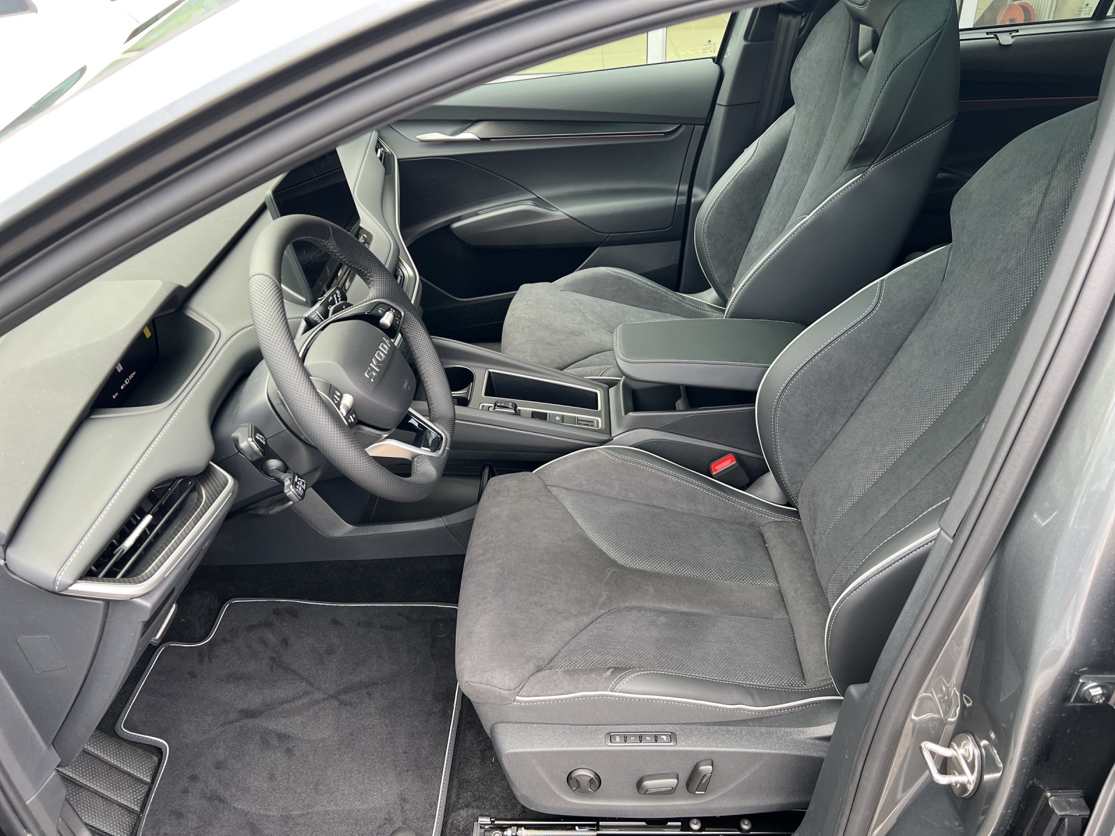 SKODA Enyaq 85x Sportline 4x4-image-5