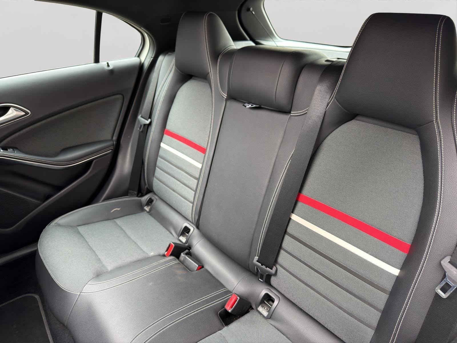 MERCEDES-BENZ A 180 Urban-image-3