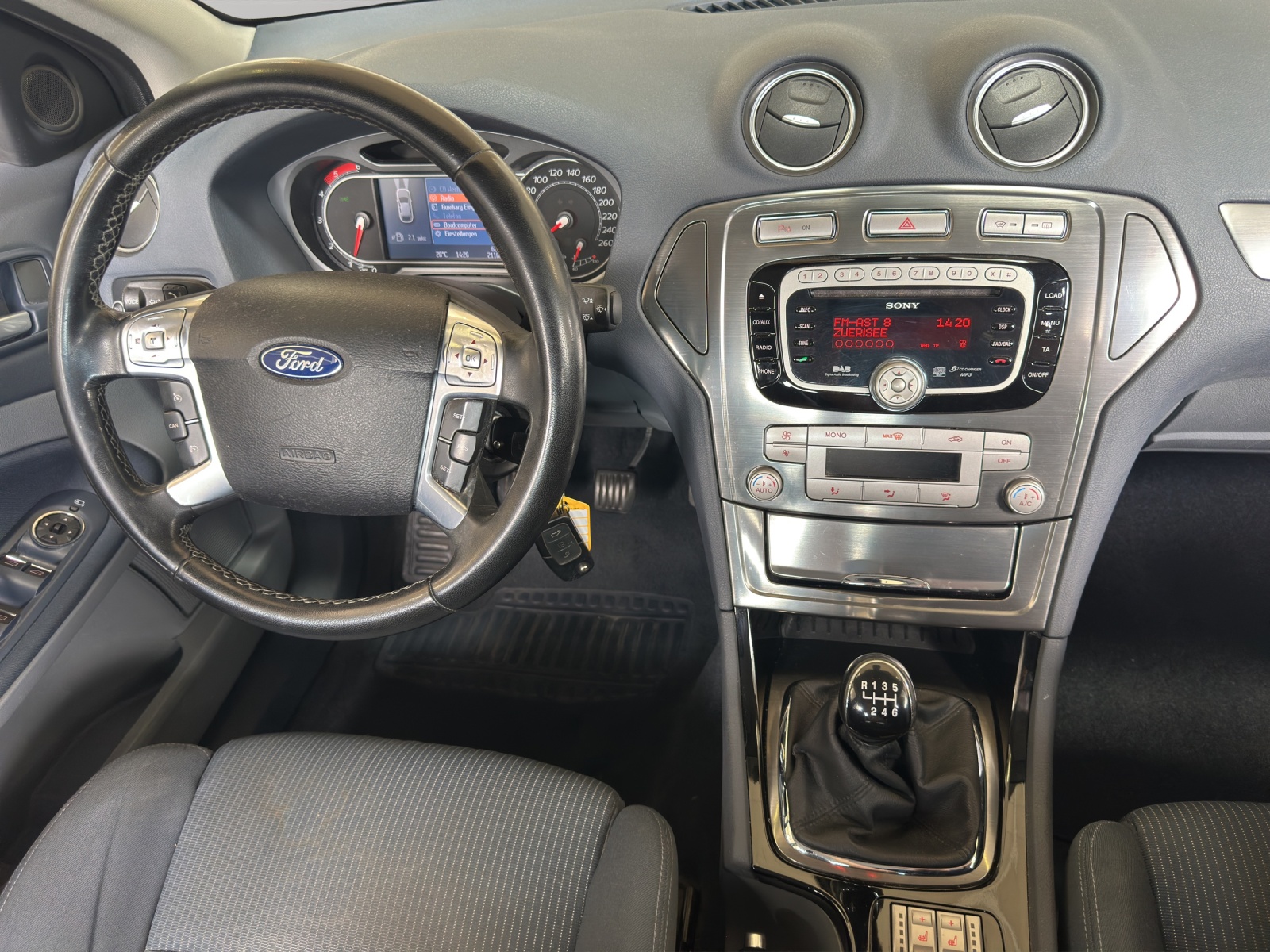 FORD Mondeo 2.0 TDCi 16V Ghia-image-8