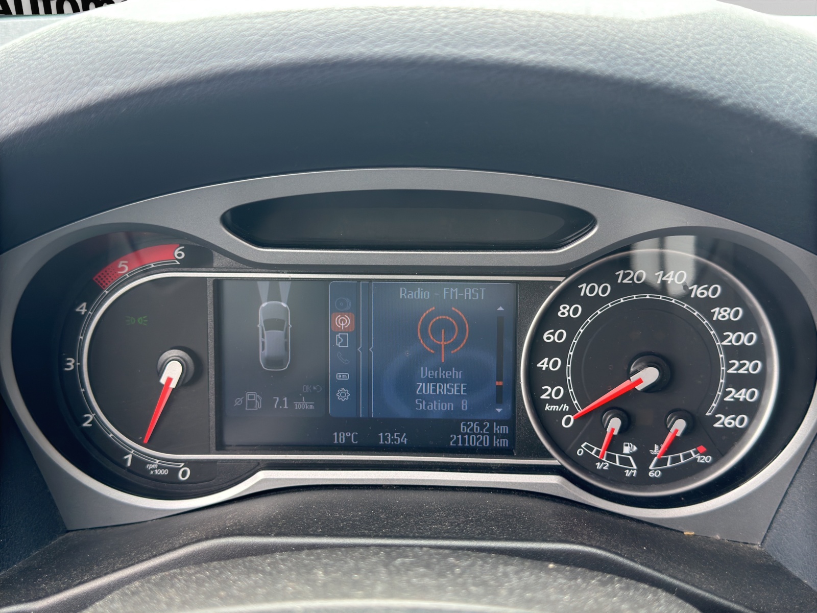 FORD Mondeo 2.0 TDCi 16V Ghia-image-18
