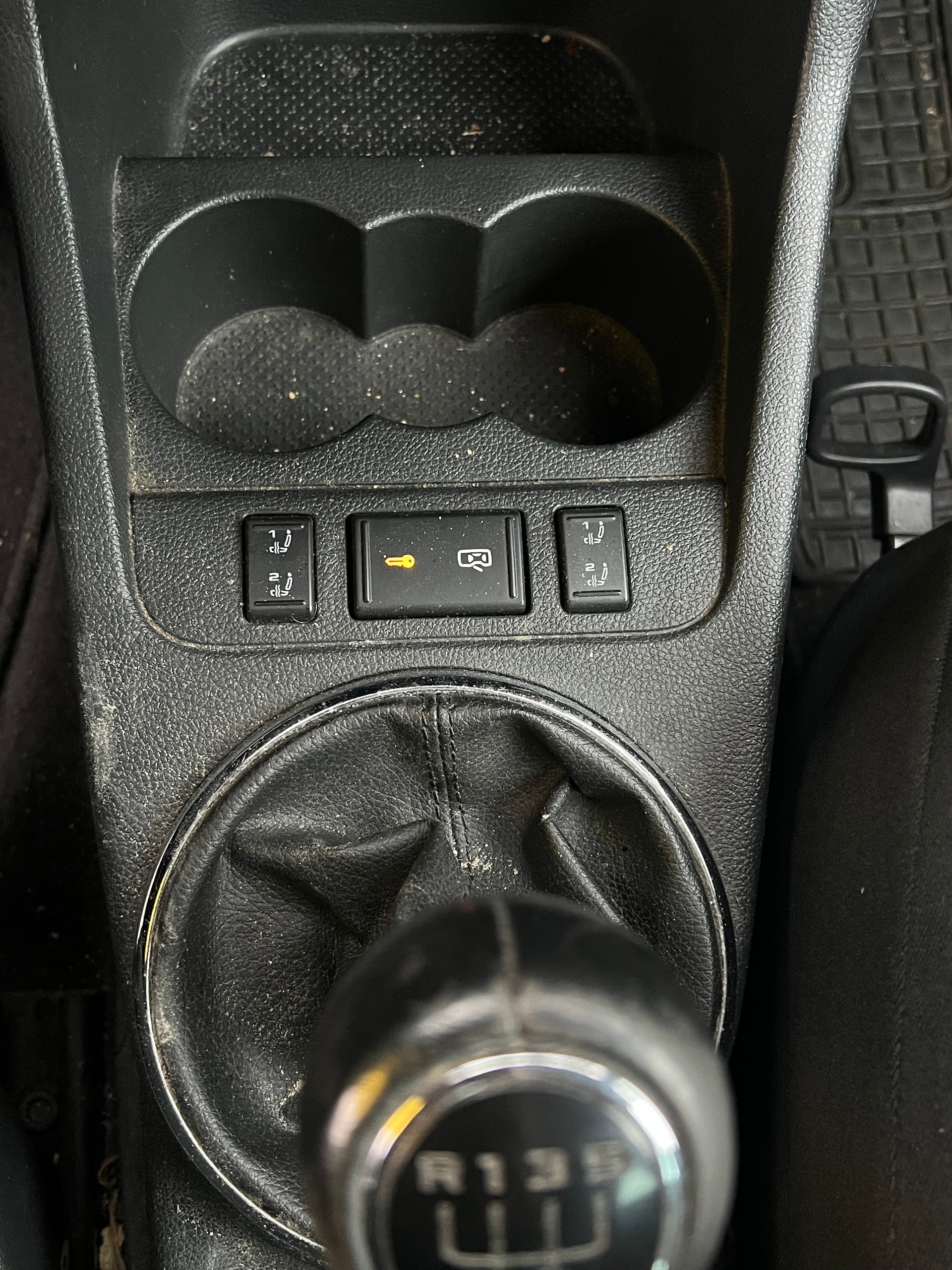 SKODA Fabia 1.2 TSI Family-image-5