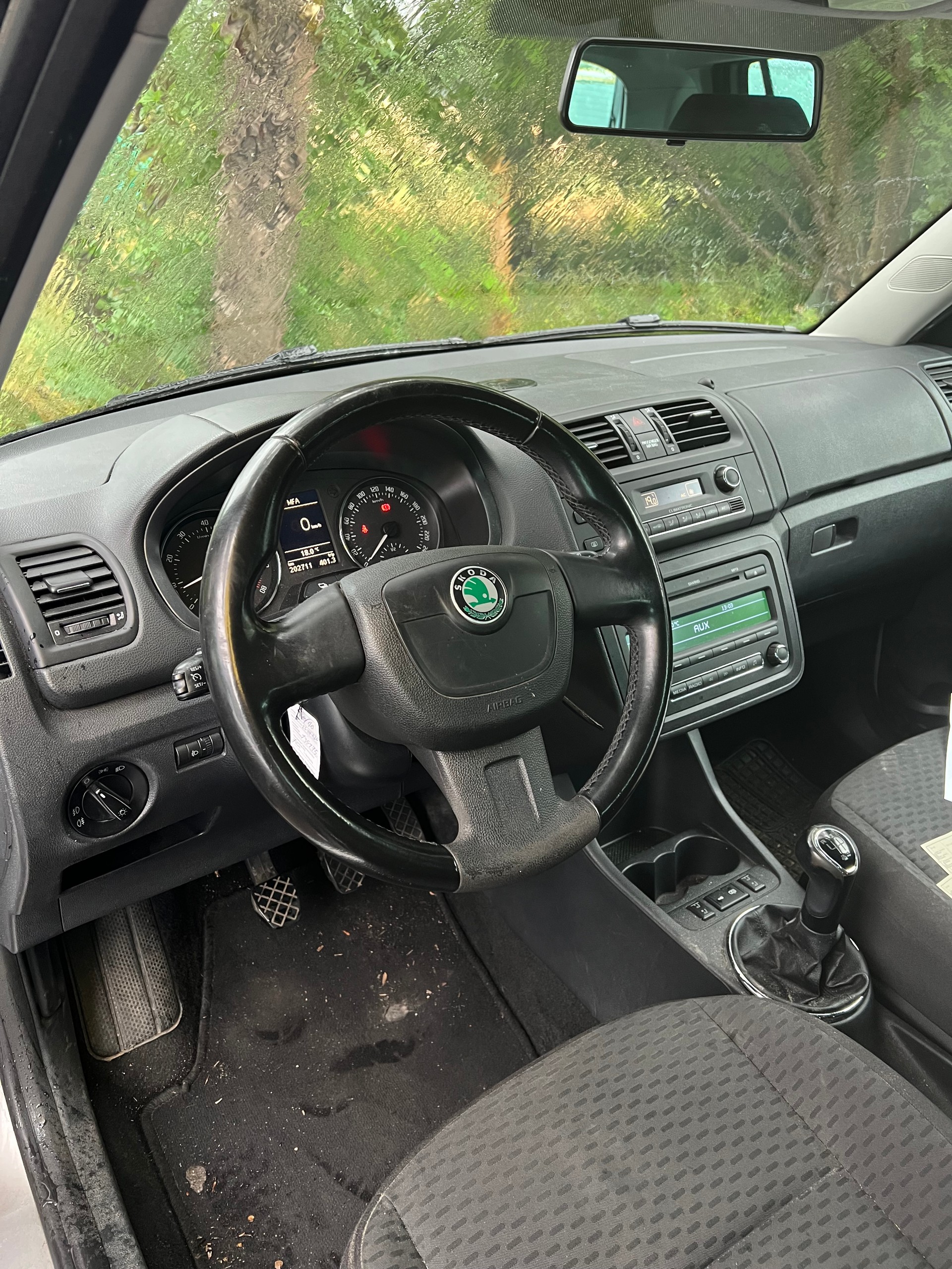 SKODA Fabia 1.2 TSI Family-image-2