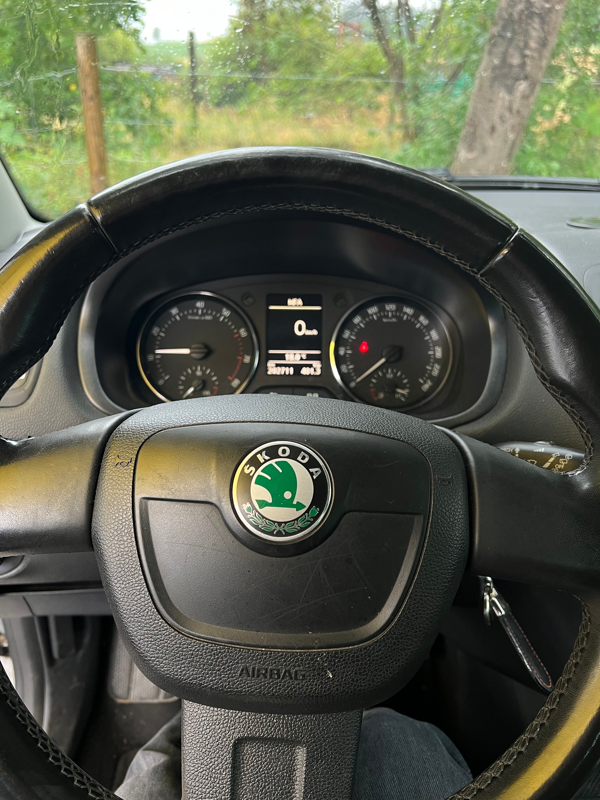 SKODA Fabia 1.2 TSI Family-image-3