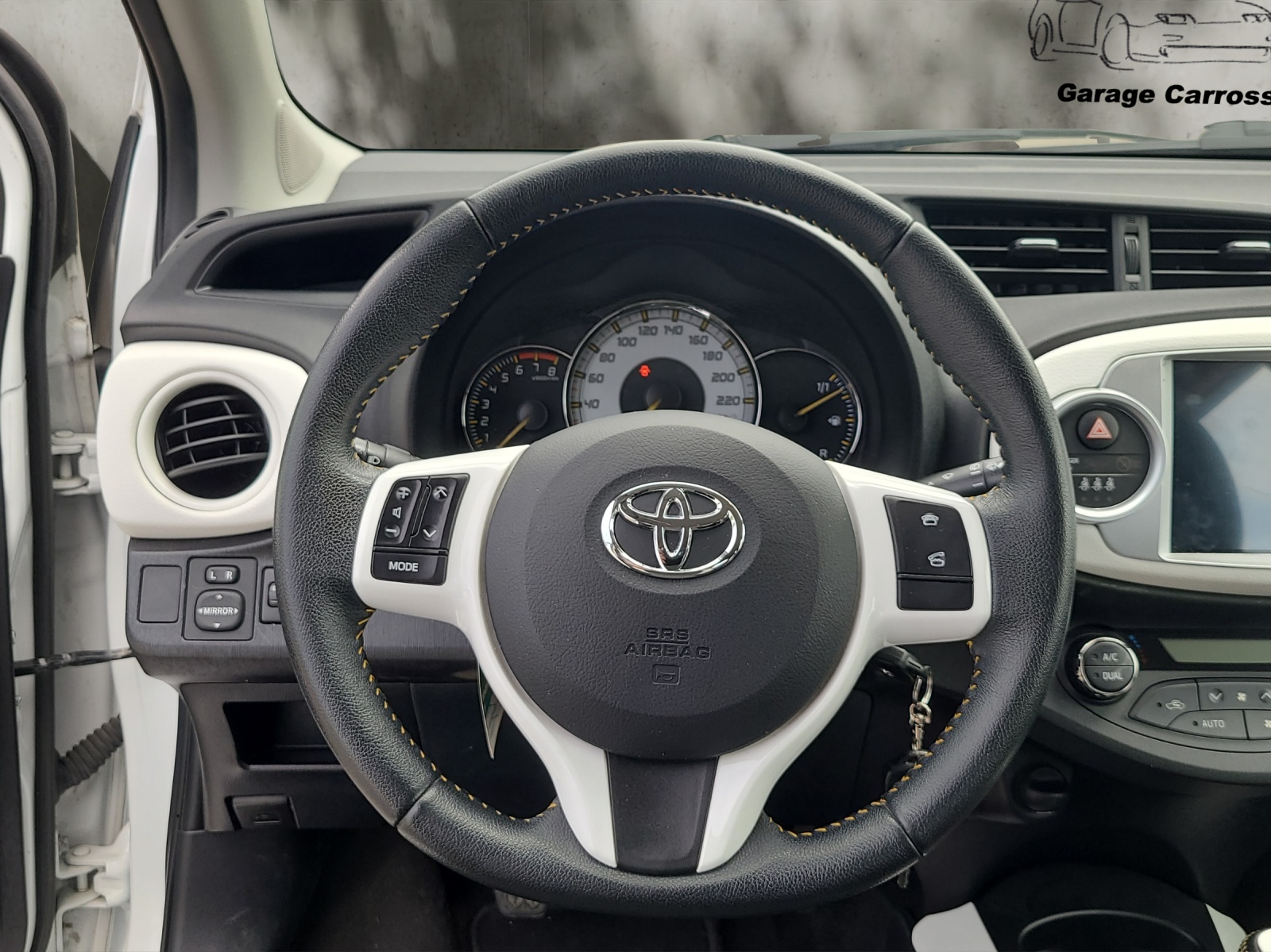 TOYOTA Yaris 1.33 Luna-image-18