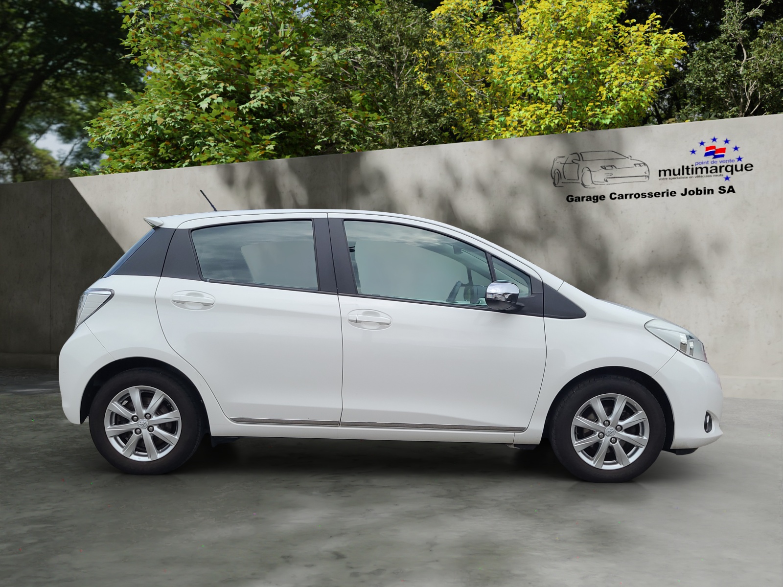 TOYOTA Yaris 1.33 Luna-image-12