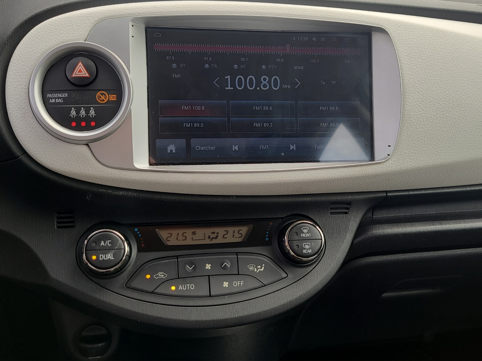 TOYOTA Yaris 1.33 Luna-image-21