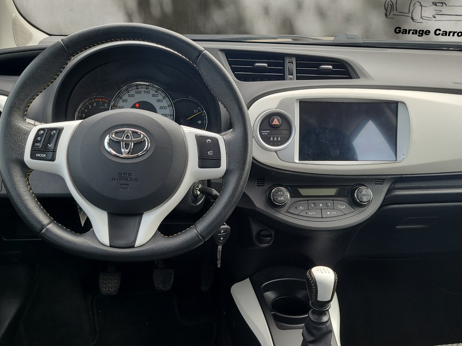 TOYOTA Yaris 1.33 Luna-image-19