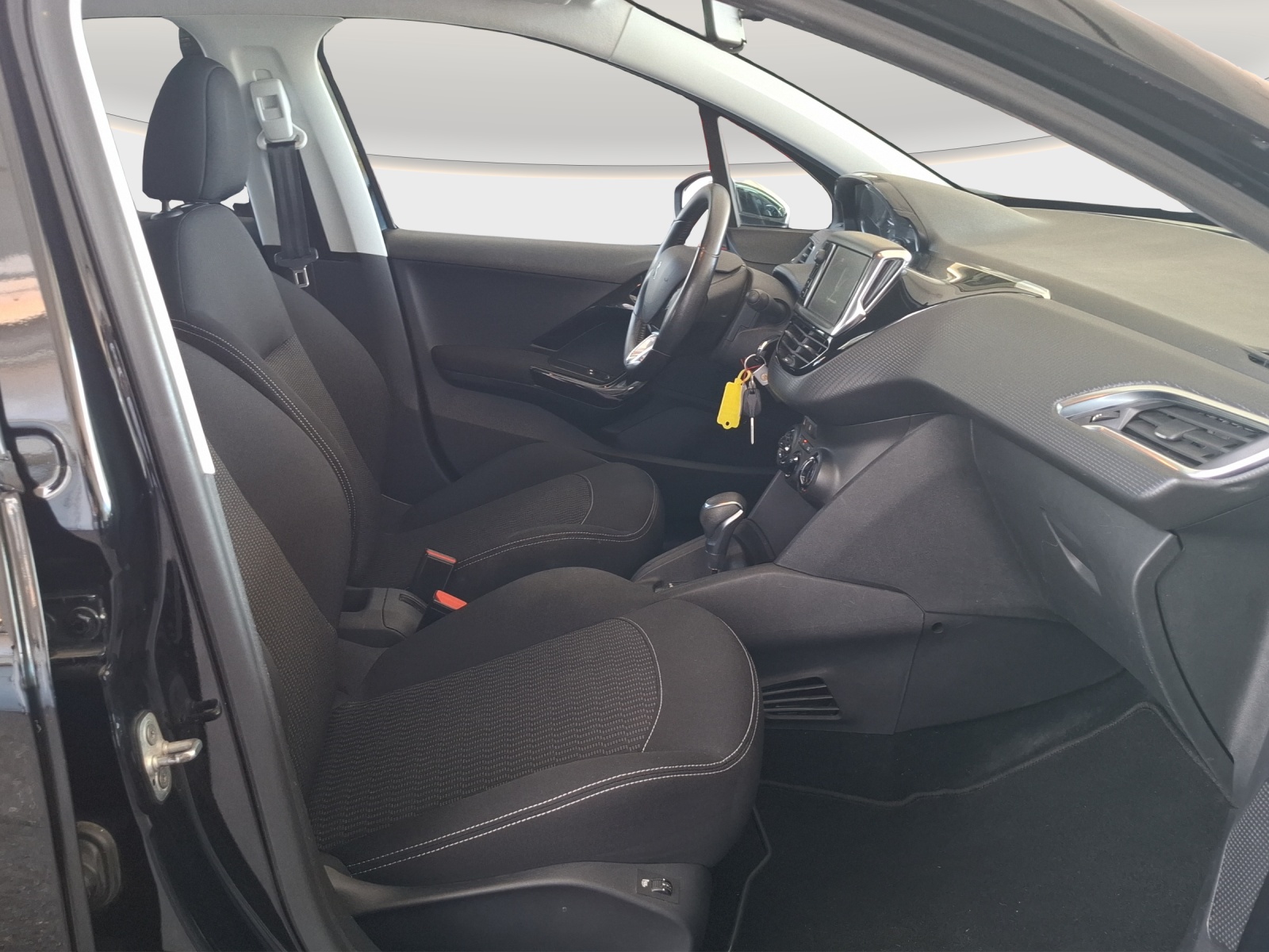 PEUGEOT 208 1.2 PureTech Style EAT6 // Bremsen vorne + hinten NEU-image-9