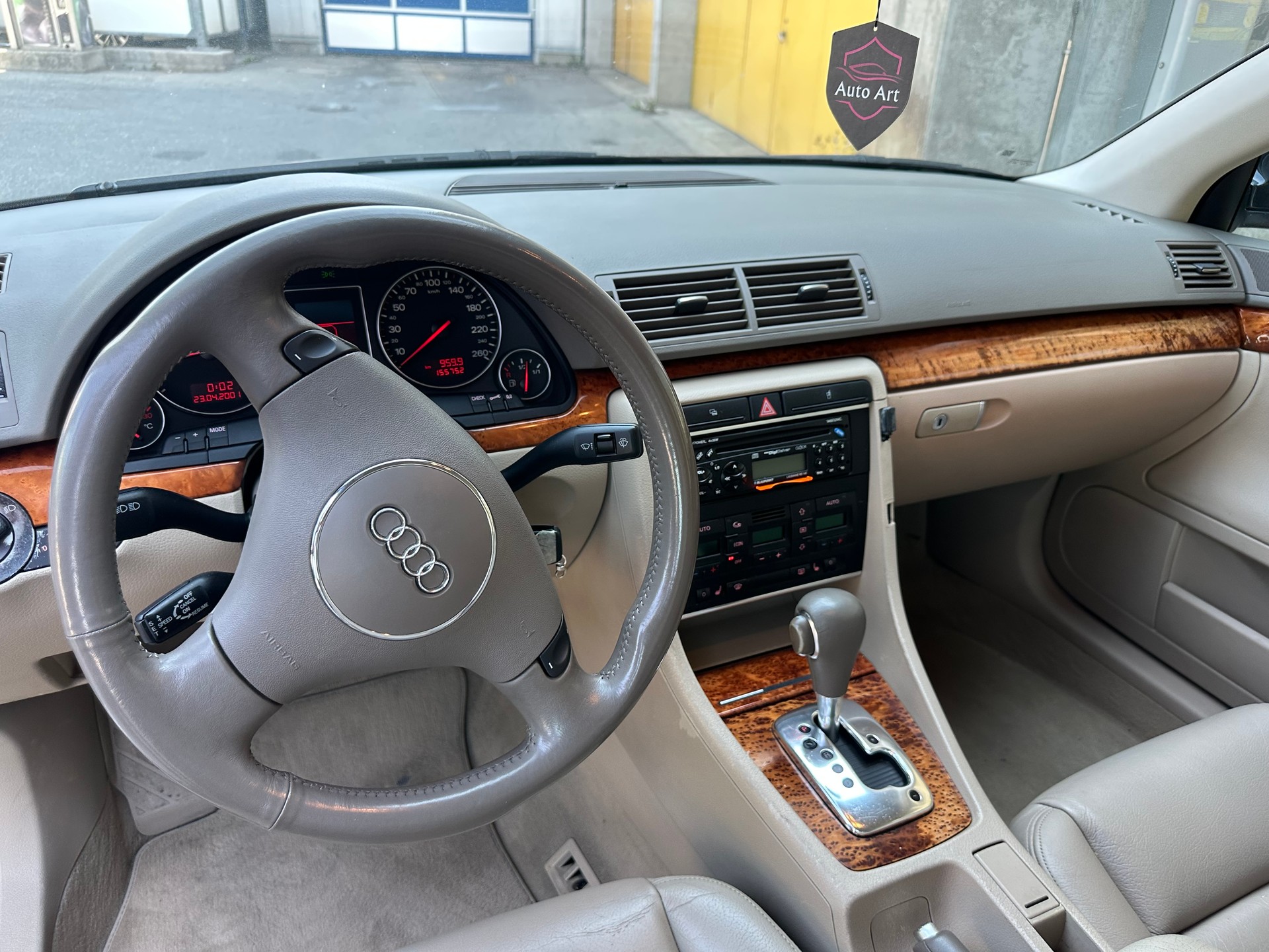 AUDI A4-image-6