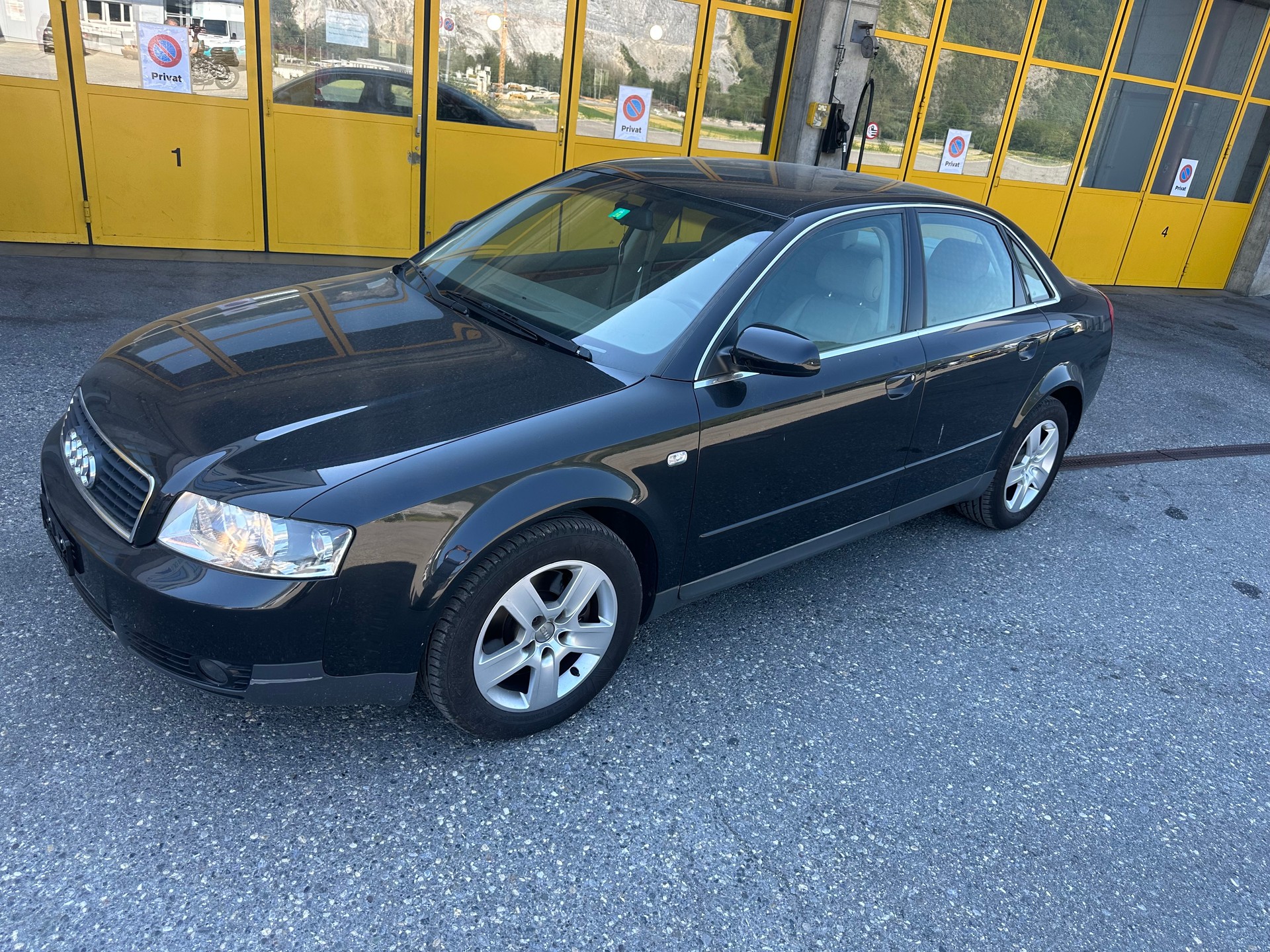 AUDI A4-image-2