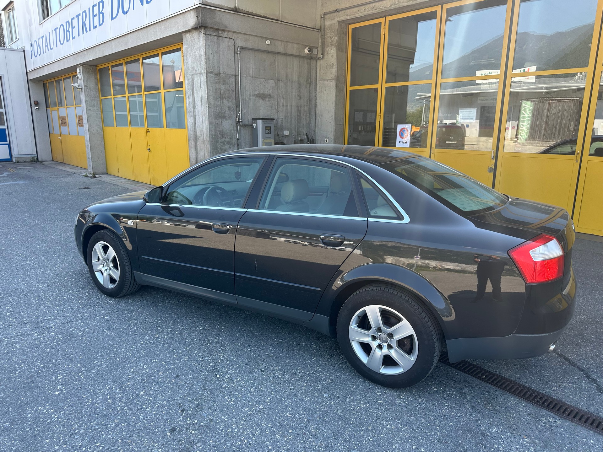 AUDI A4-image-5