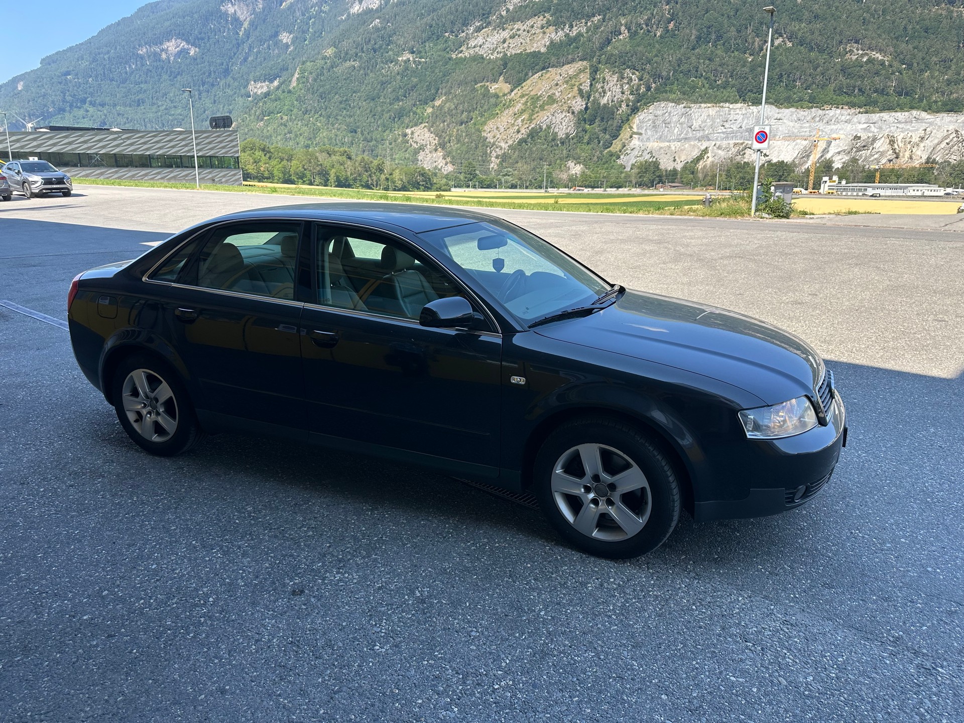 AUDI A4-image-7