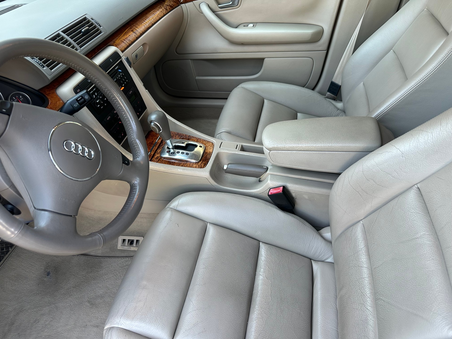 AUDI A4-image-3