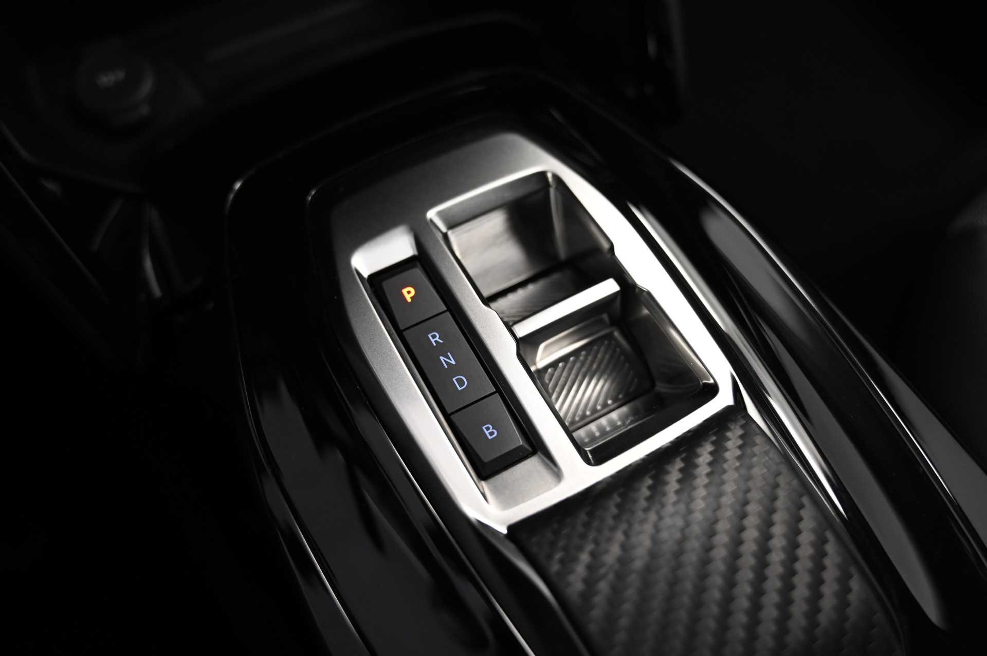 PEUGEOT 2008 e-Allure Pack-image-15