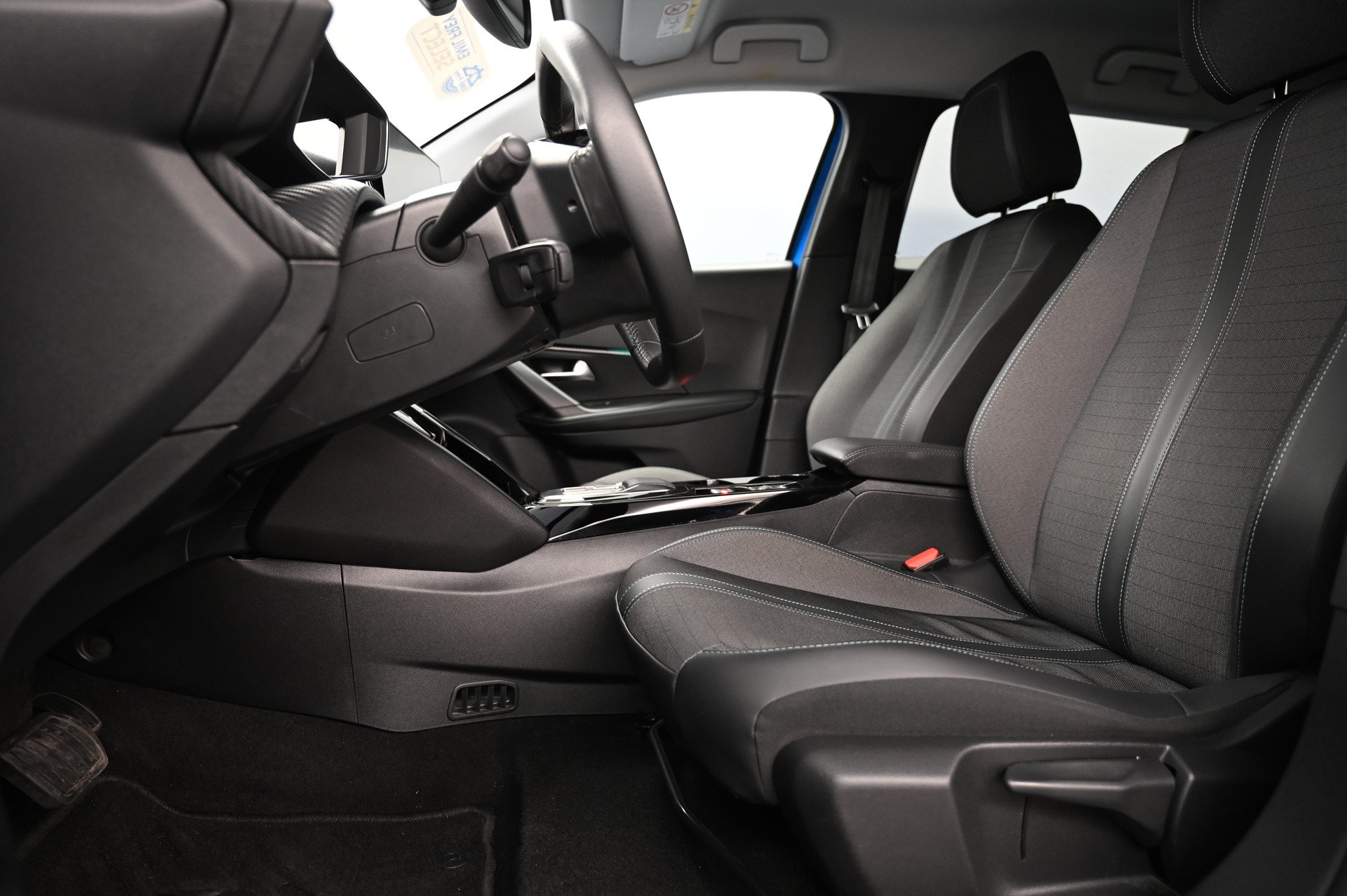 PEUGEOT 2008 e-Allure Pack-image-4