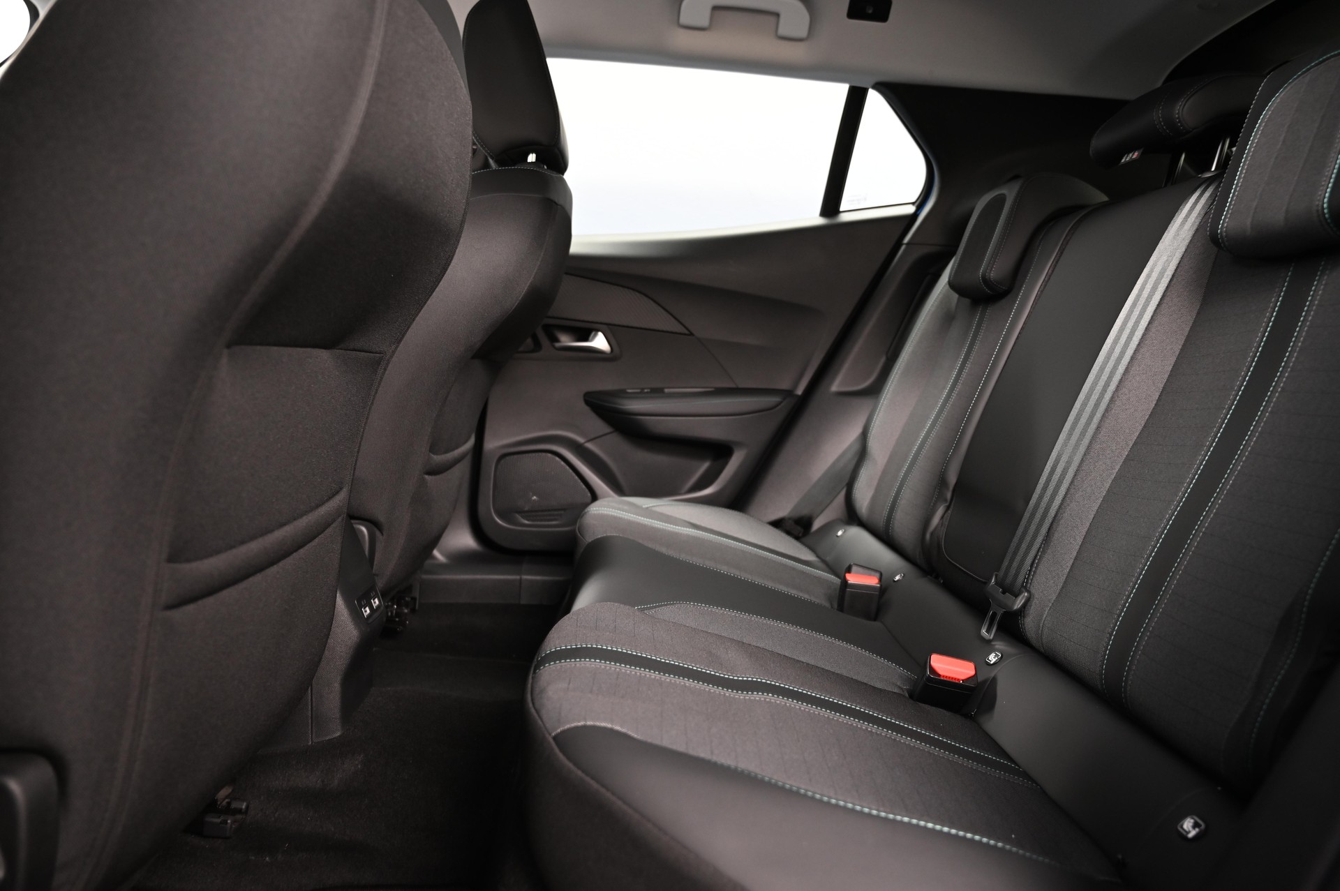 PEUGEOT 2008 e-Allure Pack-image-5