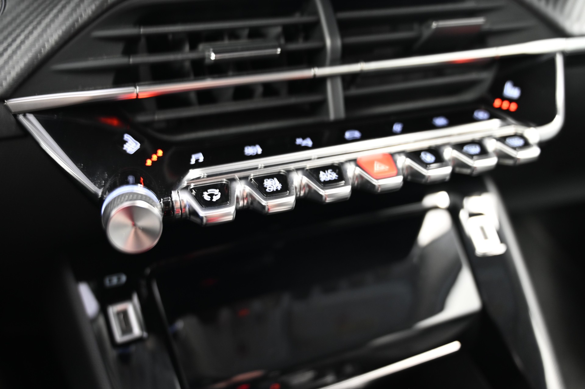 PEUGEOT 2008 e-Allure Pack-image-14
