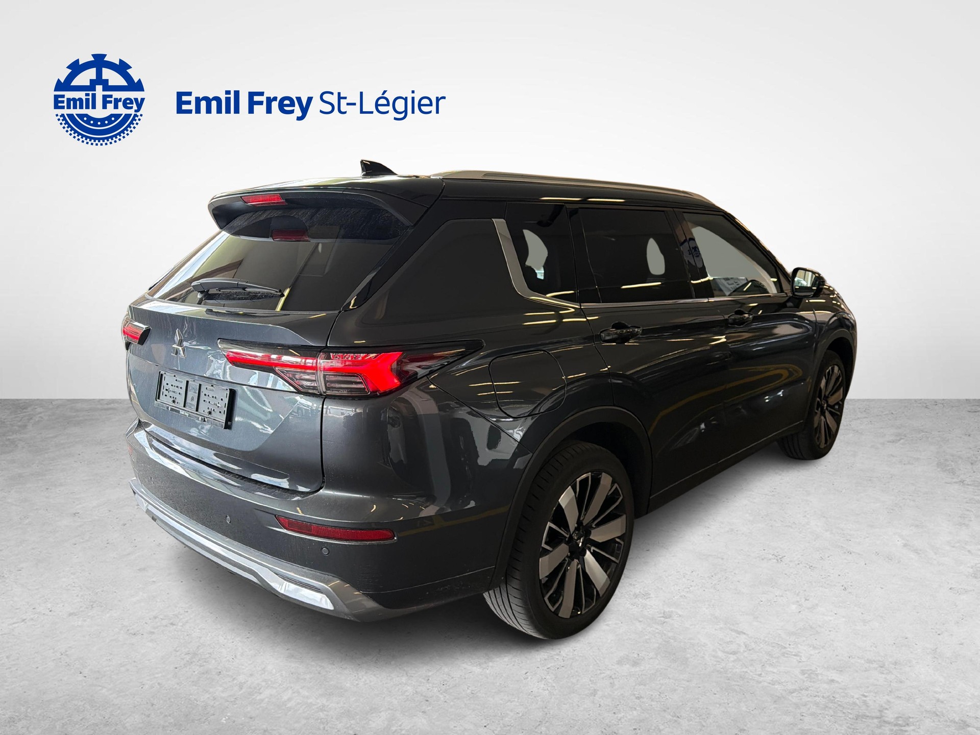 MITSUBISHI Outlander 2.4 PHEV Instyle+ 4x4-image-4