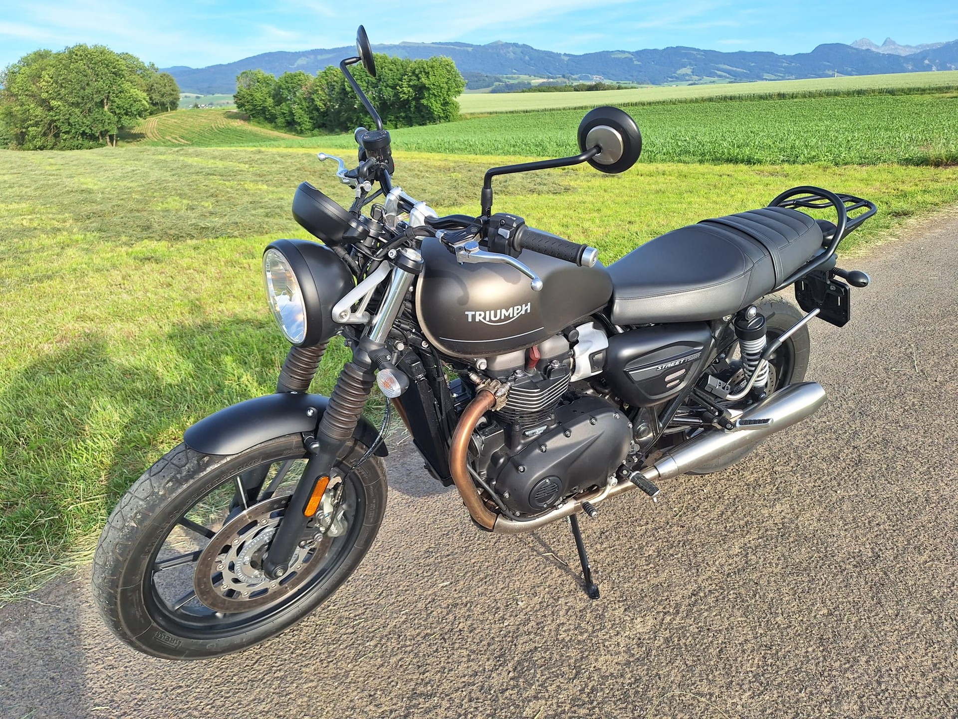 TRIUMPH Street Twin 900 Gold Line-image-2