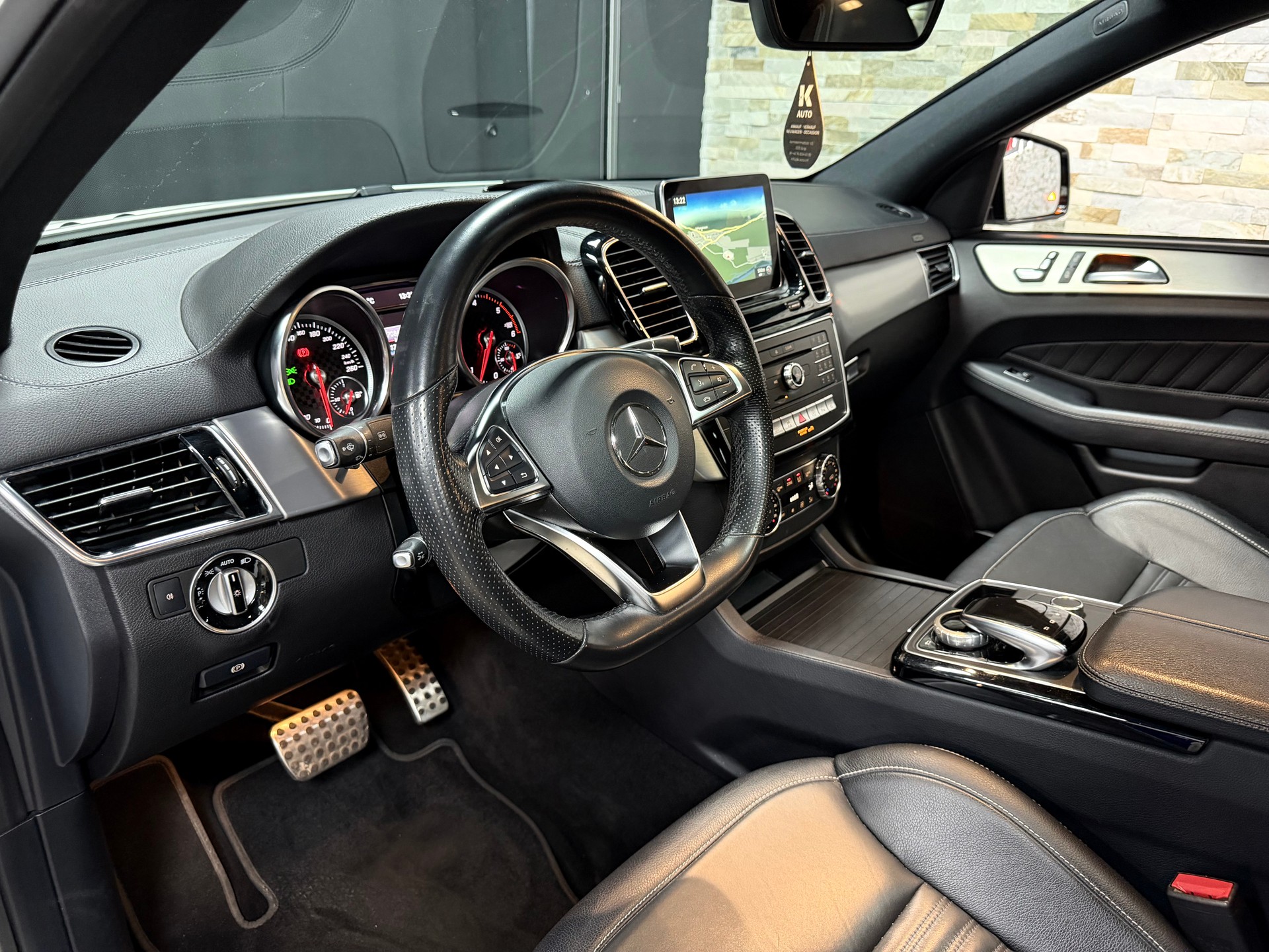 MERCEDES-BENZ GLE Coupé 350 d 4Matic 9G-Tronic-image-12