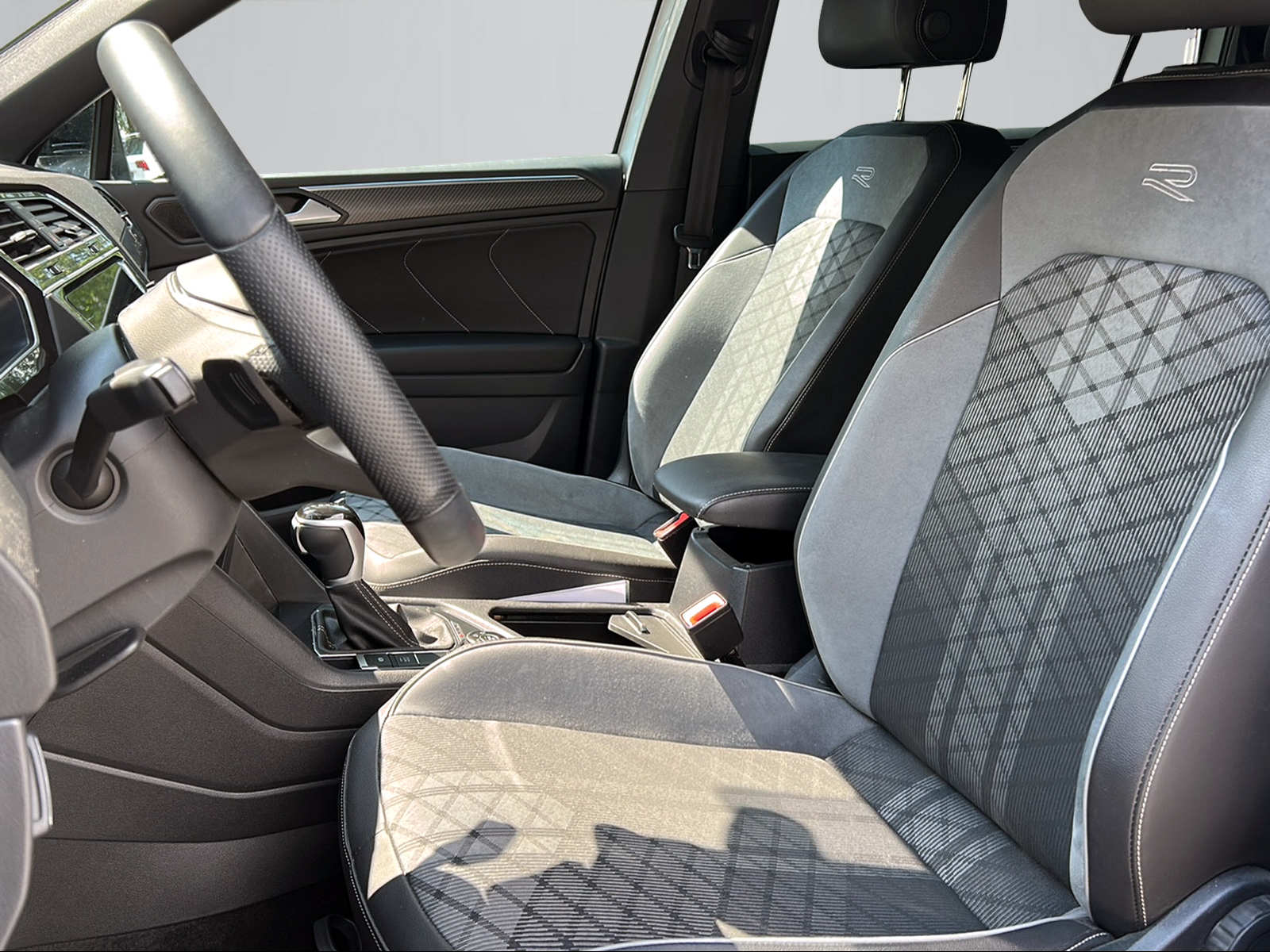 VW Tiguan Allspace 2.0TSI R-Line 4Motion DSG-image-9
