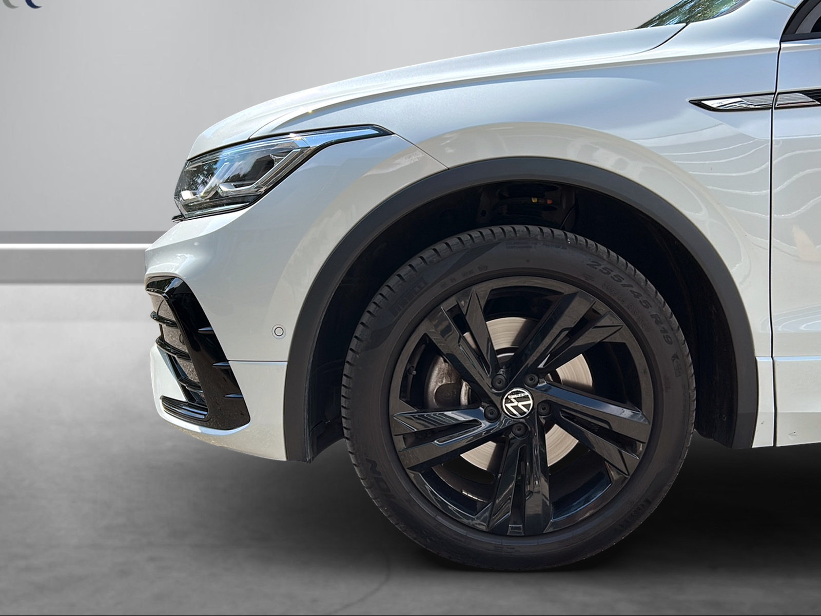 VW Tiguan Allspace 2.0TSI R-Line 4Motion DSG-image-8