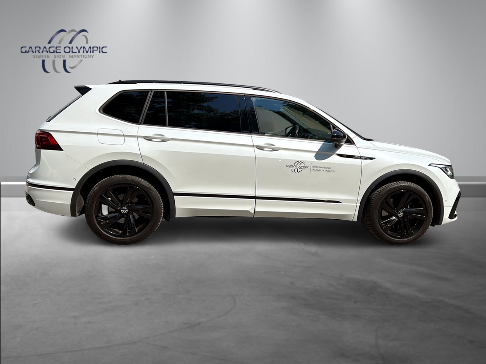 VW Tiguan Allspace 2.0TSI R-Line 4Motion DSG-image-2