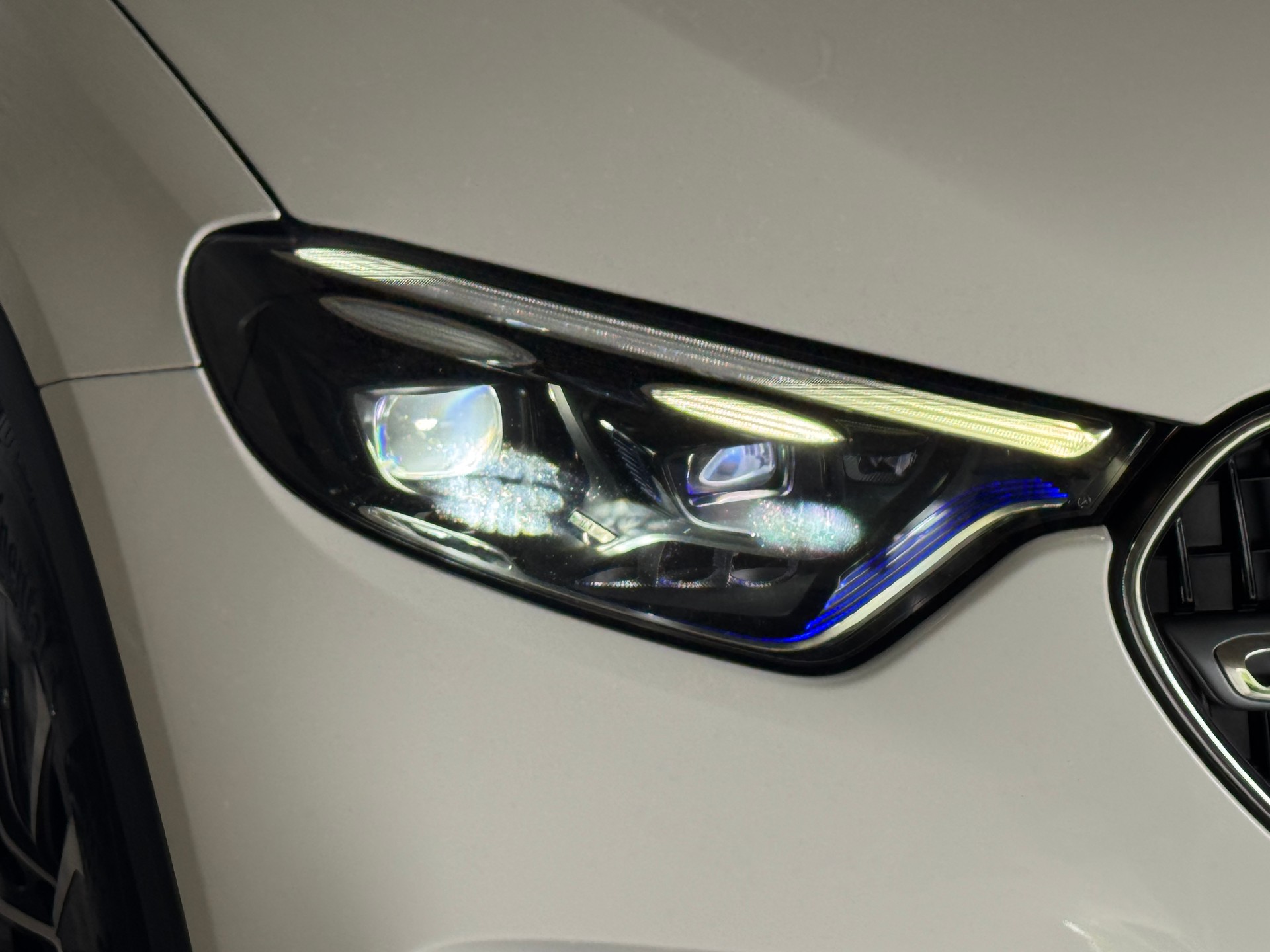 MERCEDES-BENZ GLC 220 d 4Matic 9G-Tronic-image-4