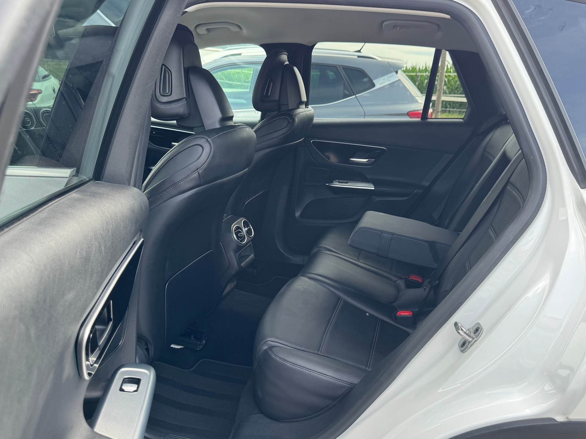 MERCEDES-BENZ GLC 220 d 4Matic 9G-Tronic-image-10