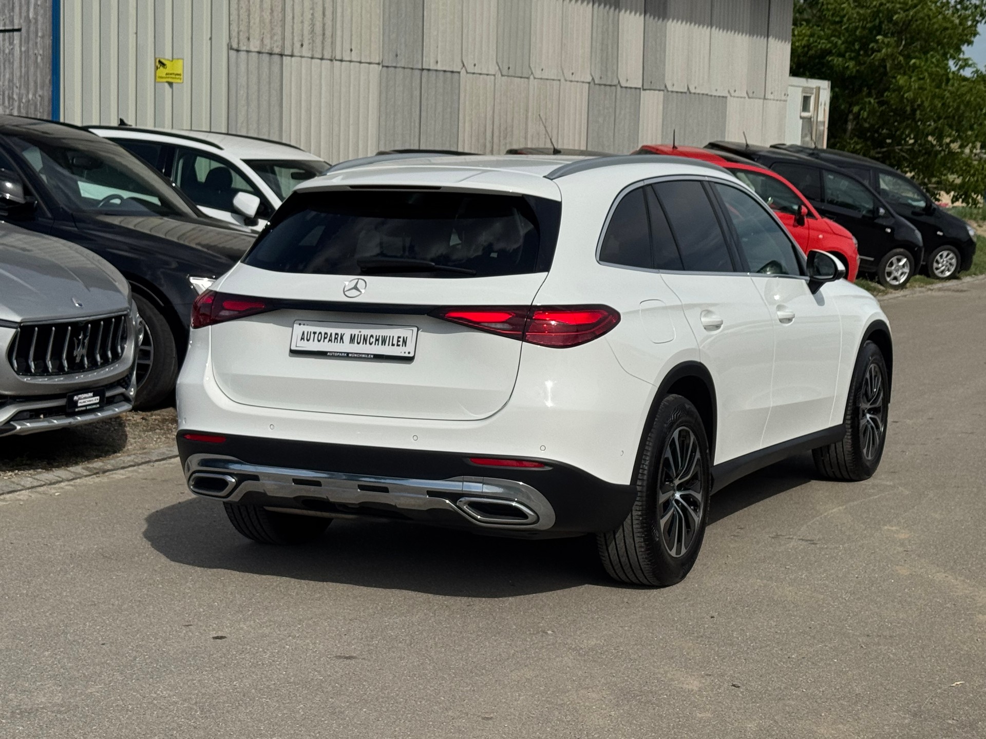 MERCEDES-BENZ GLC 220 d 4Matic 9G-Tronic-image-2