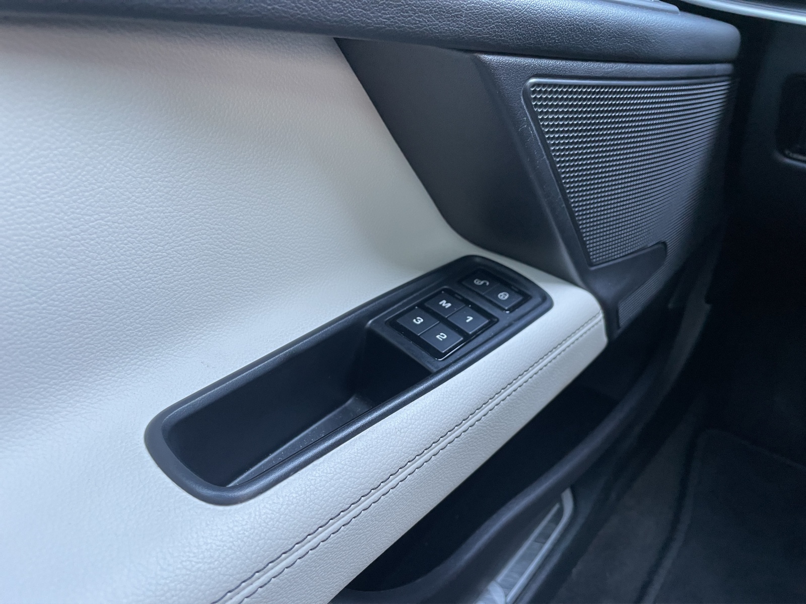 JAGUAR XE S 3.0 Automatic-image-17