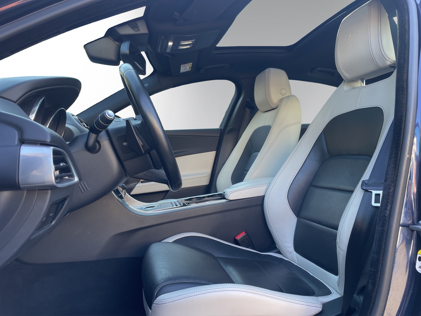 JAGUAR XE S 3.0 Automatic-image-7
