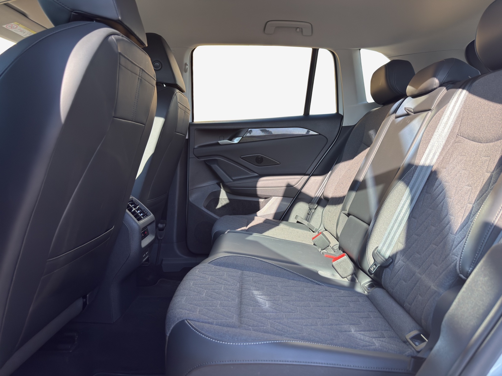 VW Tiguan 2.0 TSI DSG Life 4Motion-image-11