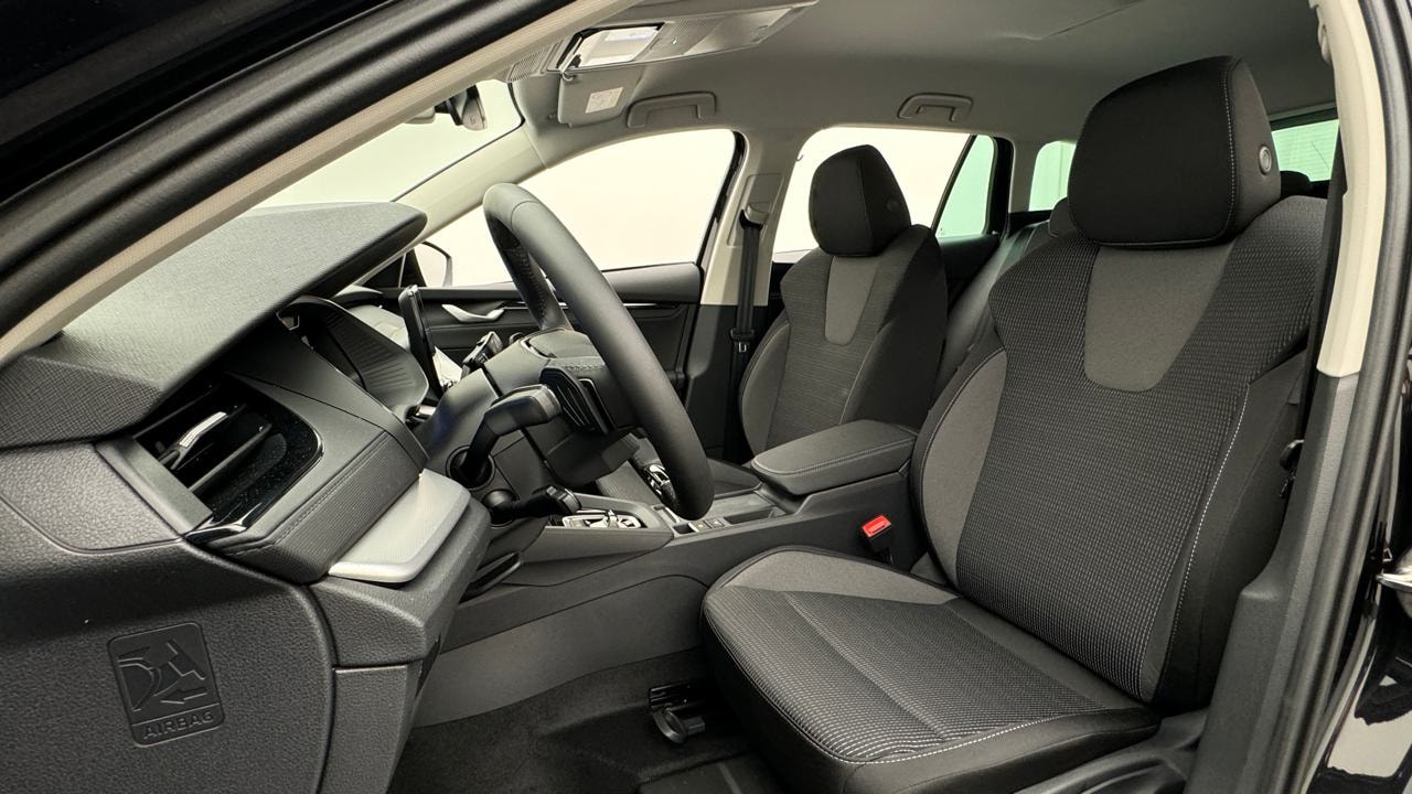 SKODA Octavia Combi 1.5 TSI mHEV DSG Selection-image-4