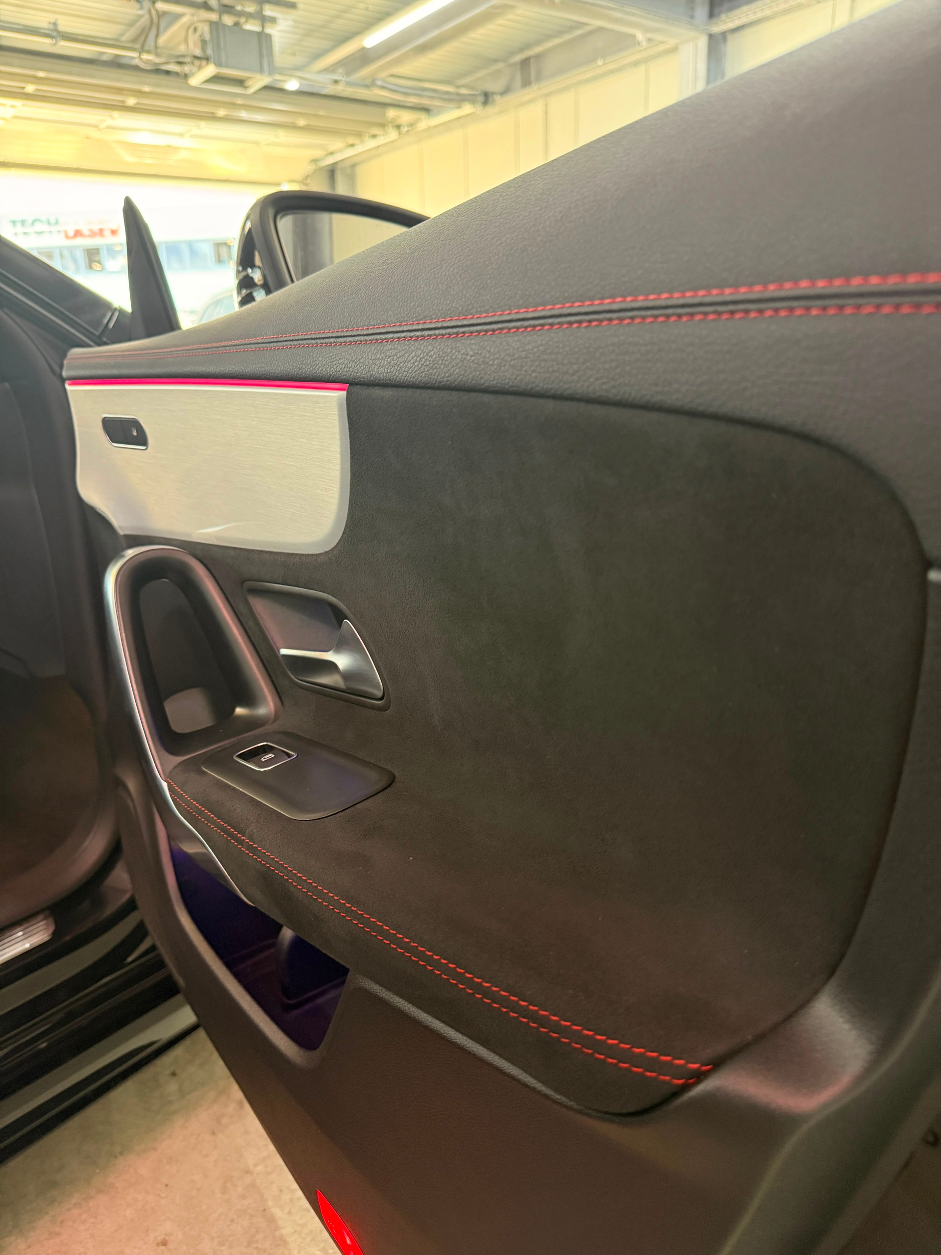 MERCEDES-BENZ CLA 250 4Matic Swiss Star 7G-DCT-image-5