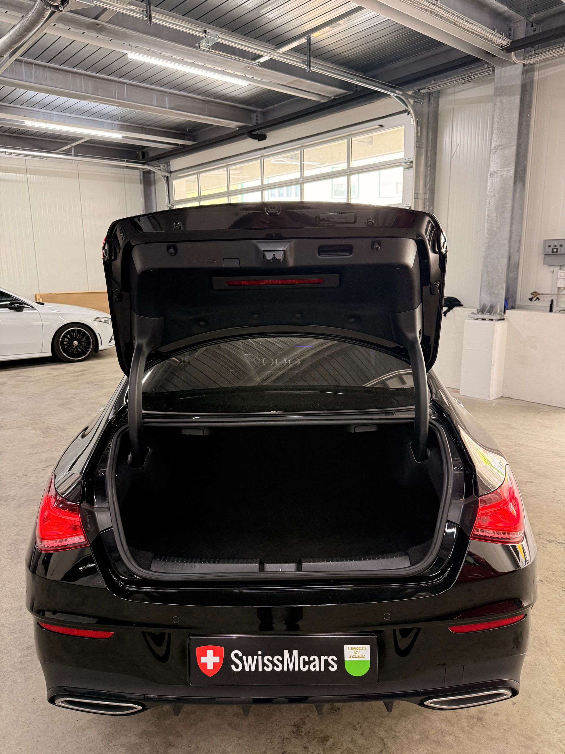 MERCEDES-BENZ CLA 250 4Matic Swiss Star 7G-DCT-image-27