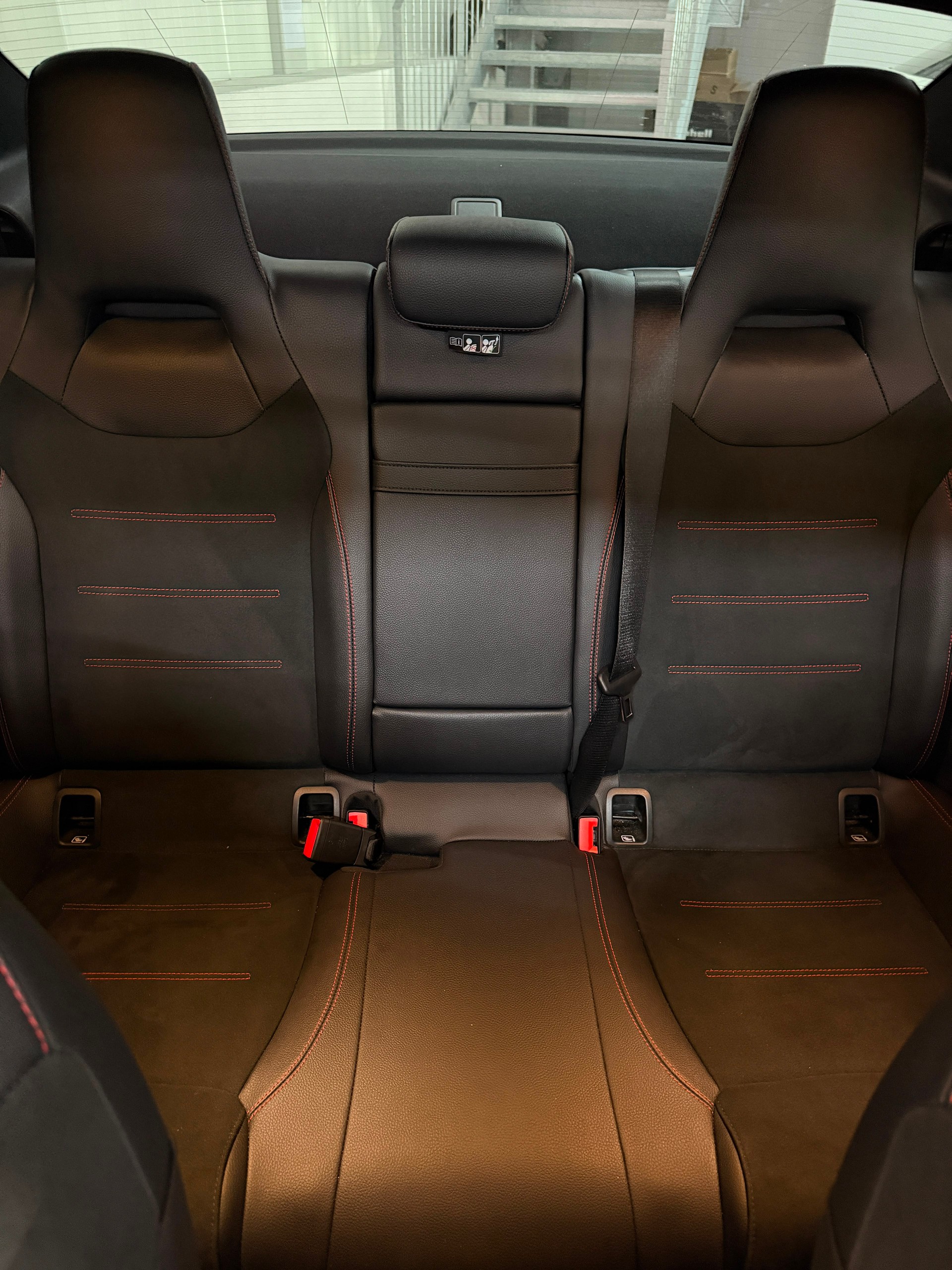 MERCEDES-BENZ CLA 250 4Matic Swiss Star 7G-DCT-image-15