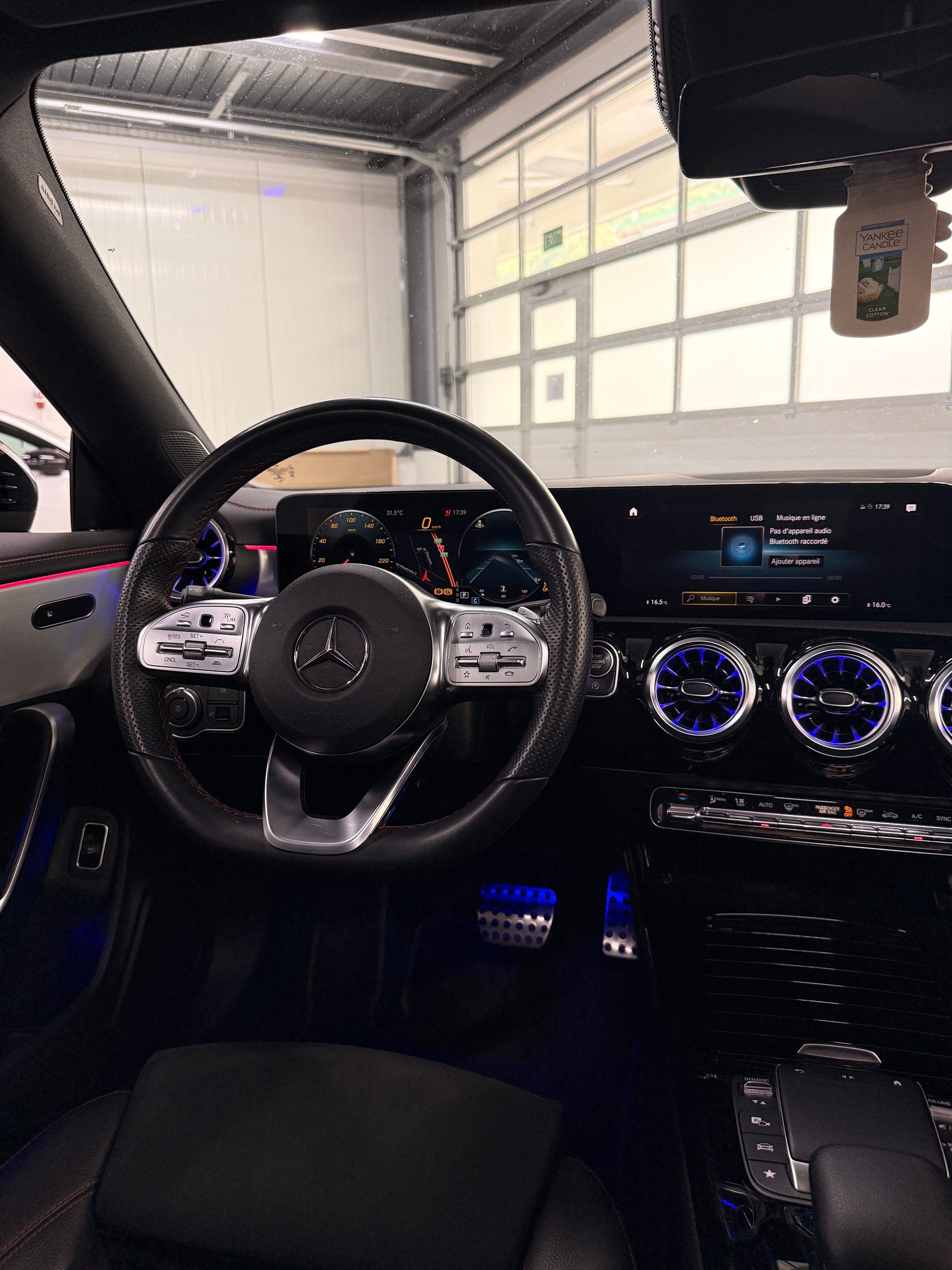 MERCEDES-BENZ CLA 250 4Matic Swiss Star 7G-DCT-image-16