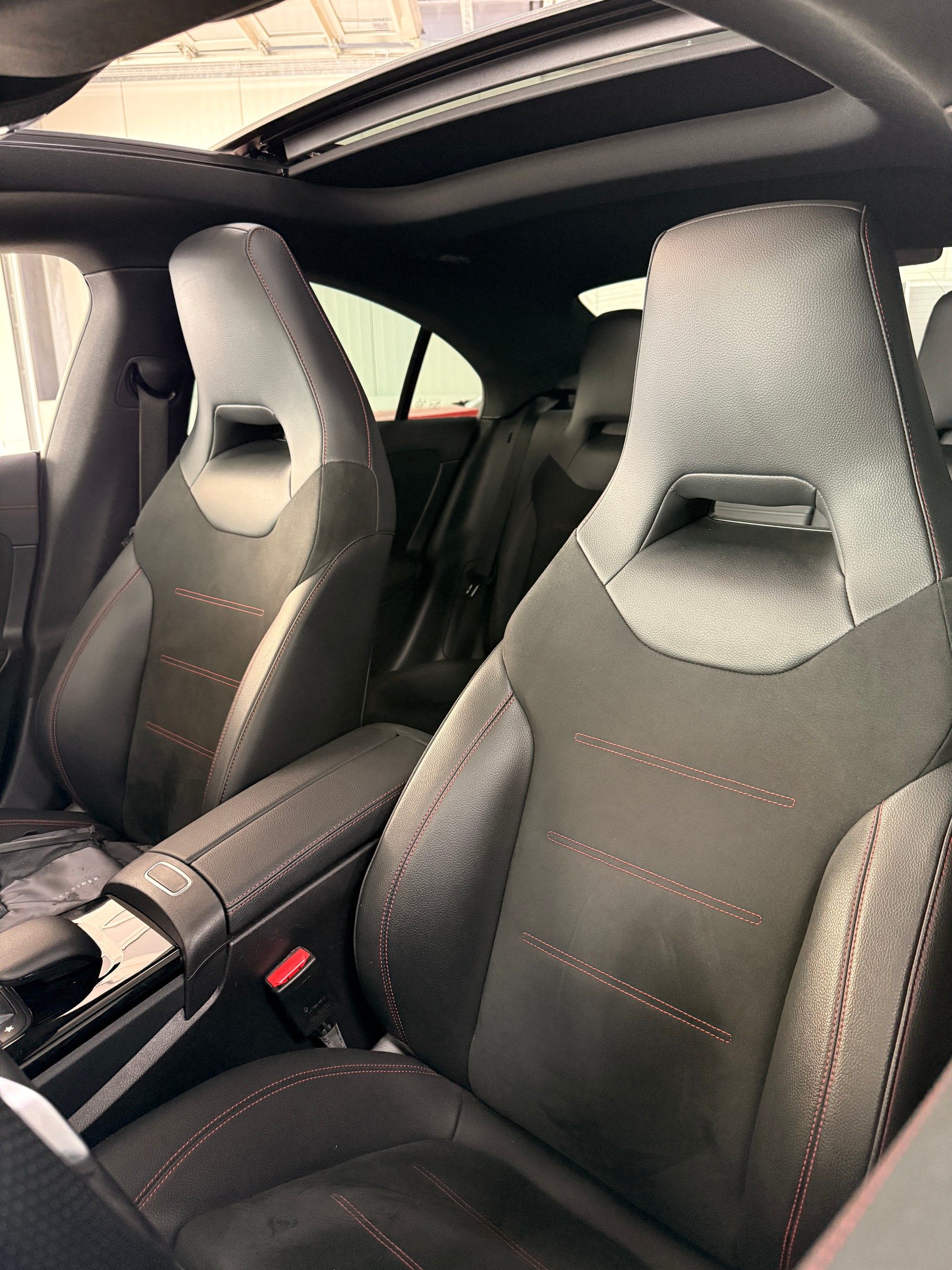 MERCEDES-BENZ CLA 250 4Matic Swiss Star 7G-DCT-image-12