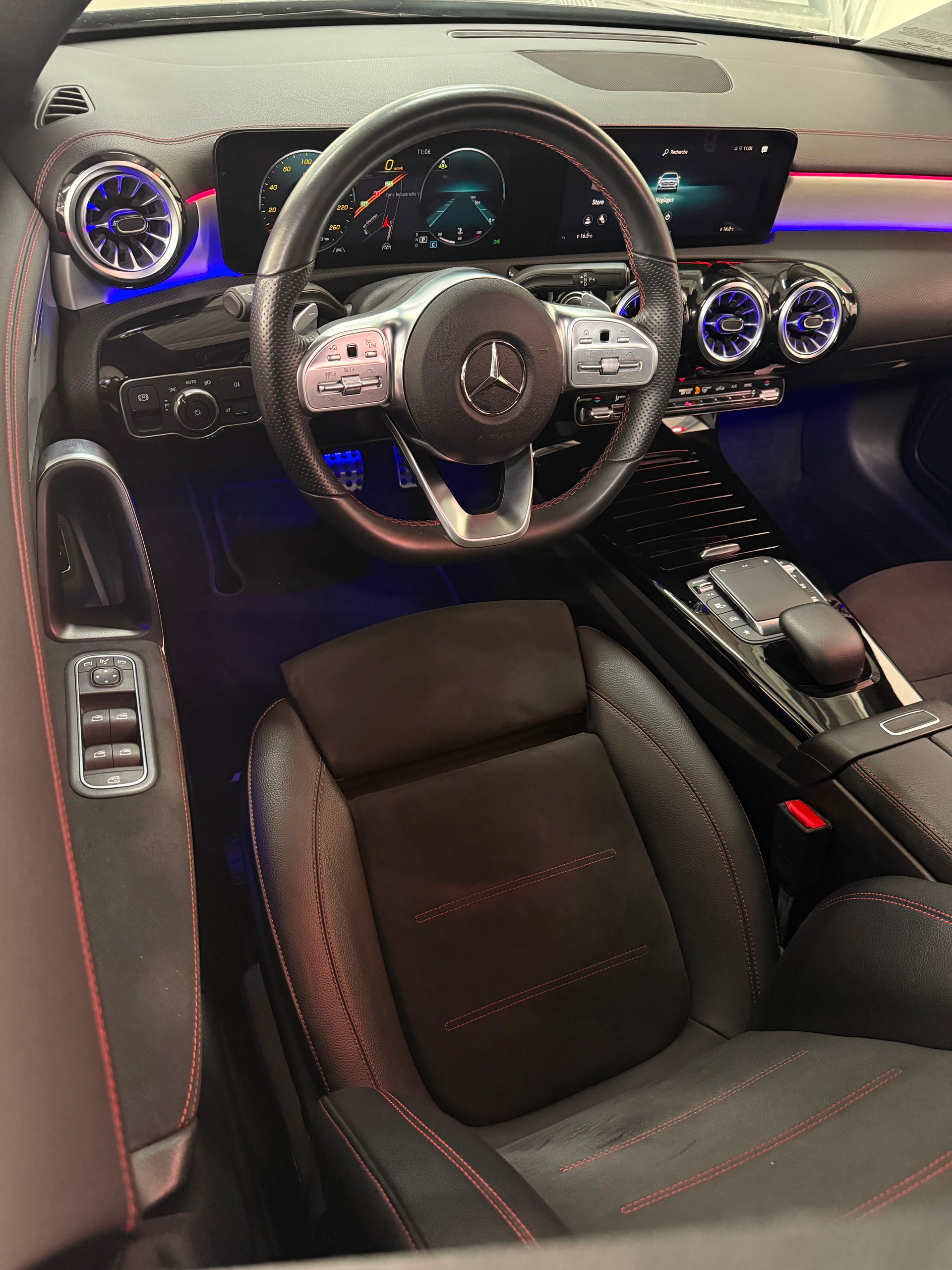 MERCEDES-BENZ CLA 250 4Matic Swiss Star 7G-DCT-image-22