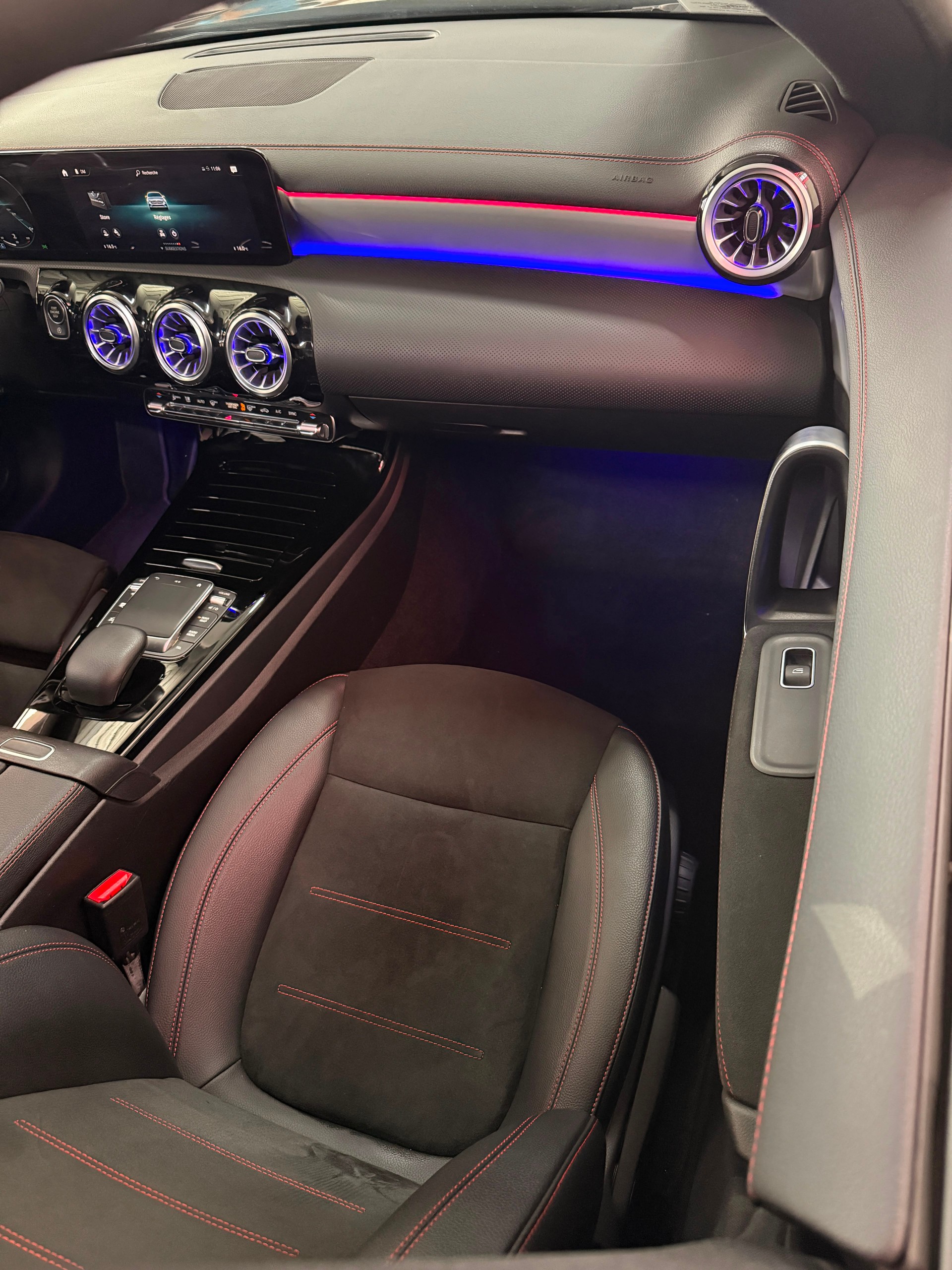 MERCEDES-BENZ CLA 250 4Matic Swiss Star 7G-DCT-image-21