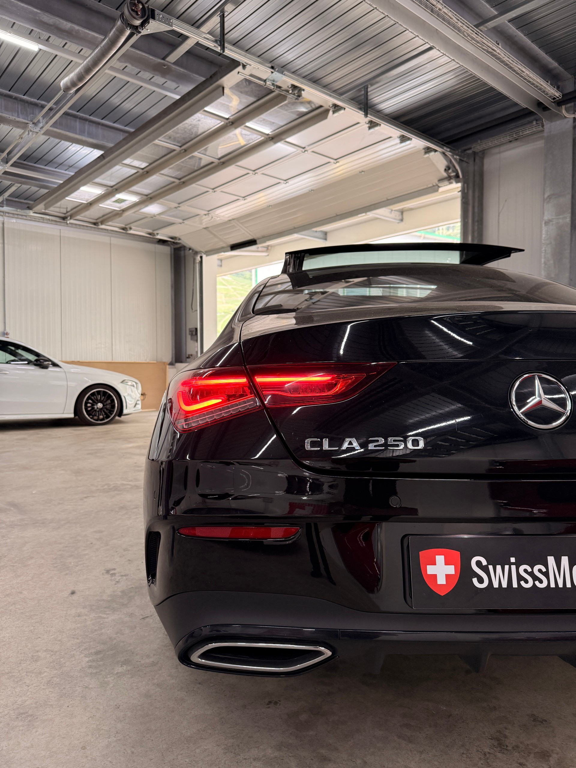 MERCEDES-BENZ CLA 250 4Matic Swiss Star 7G-DCT-image-10