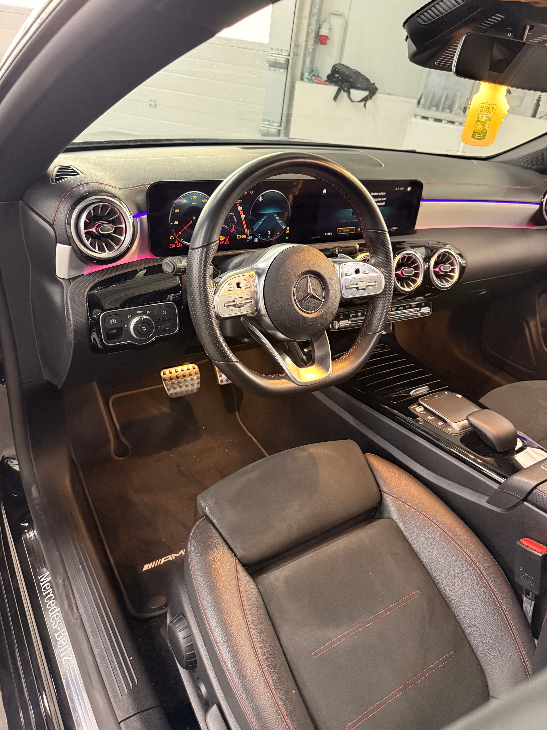 MERCEDES-BENZ CLA 250 4Matic Swiss Star 7G-DCT-image-23