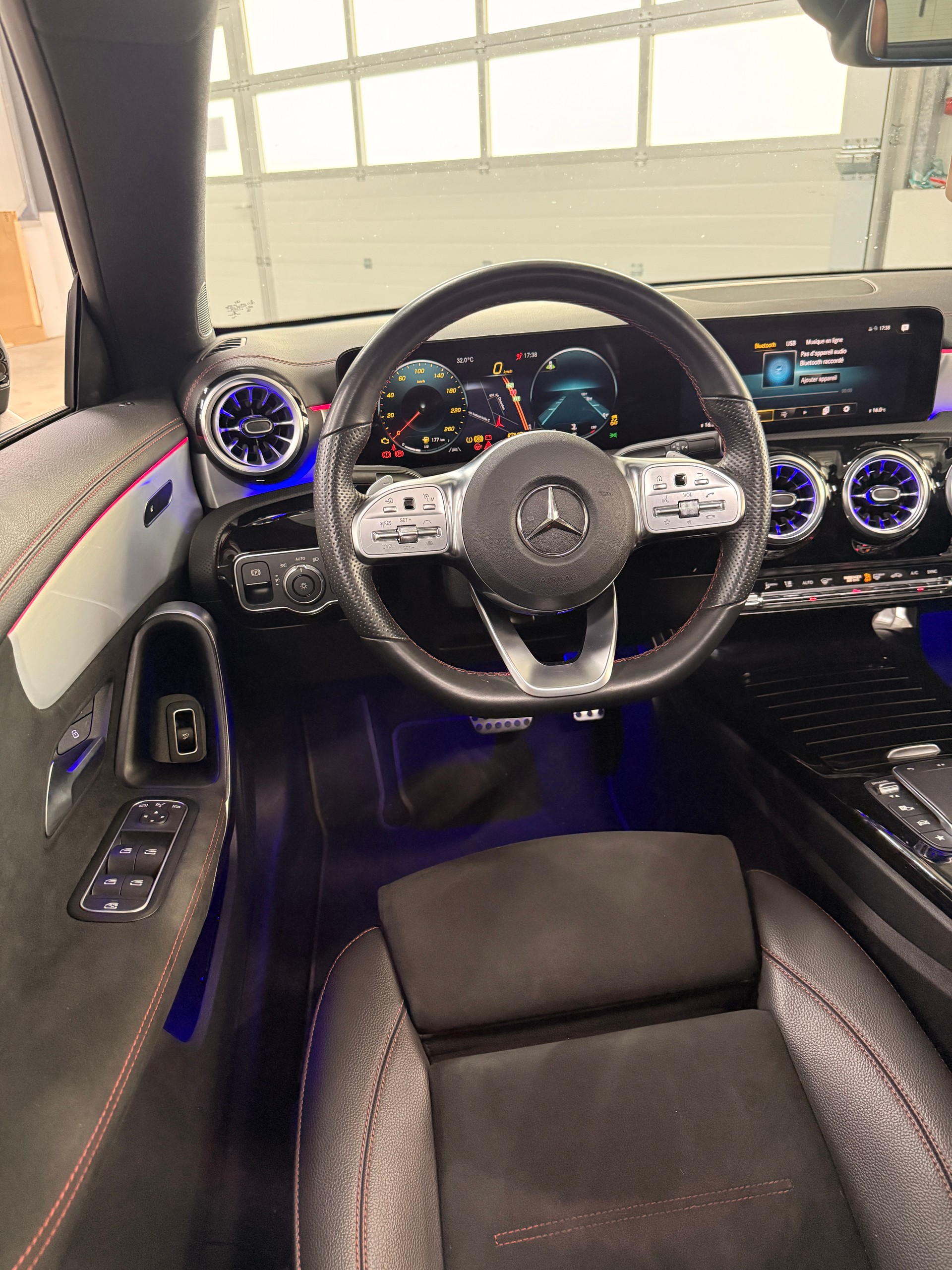 MERCEDES-BENZ CLA 250 4Matic Swiss Star 7G-DCT-image-13