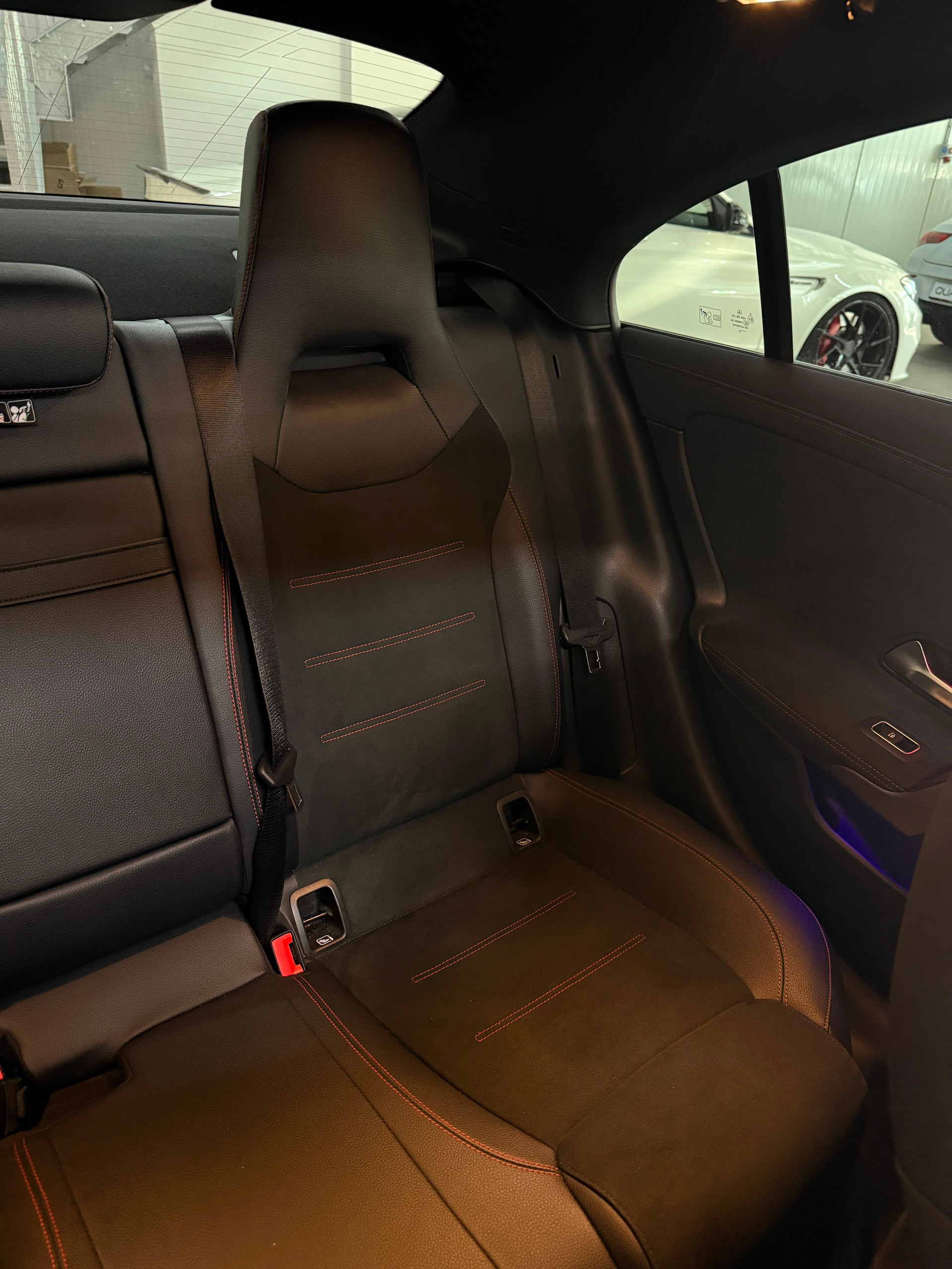 MERCEDES-BENZ CLA 250 4Matic Swiss Star 7G-DCT-image-16