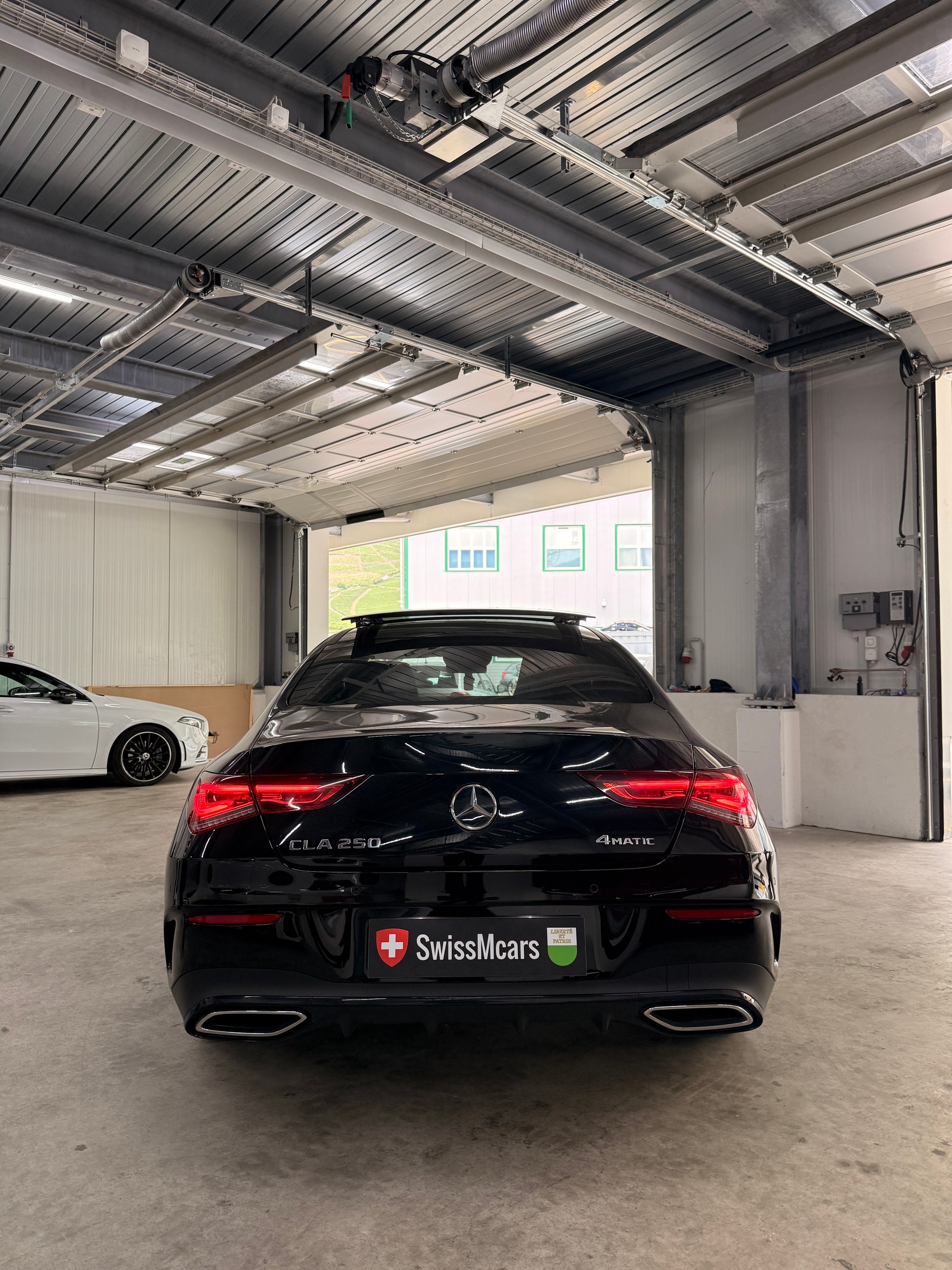 MERCEDES-BENZ CLA 250 4Matic Swiss Star 7G-DCT-image-6