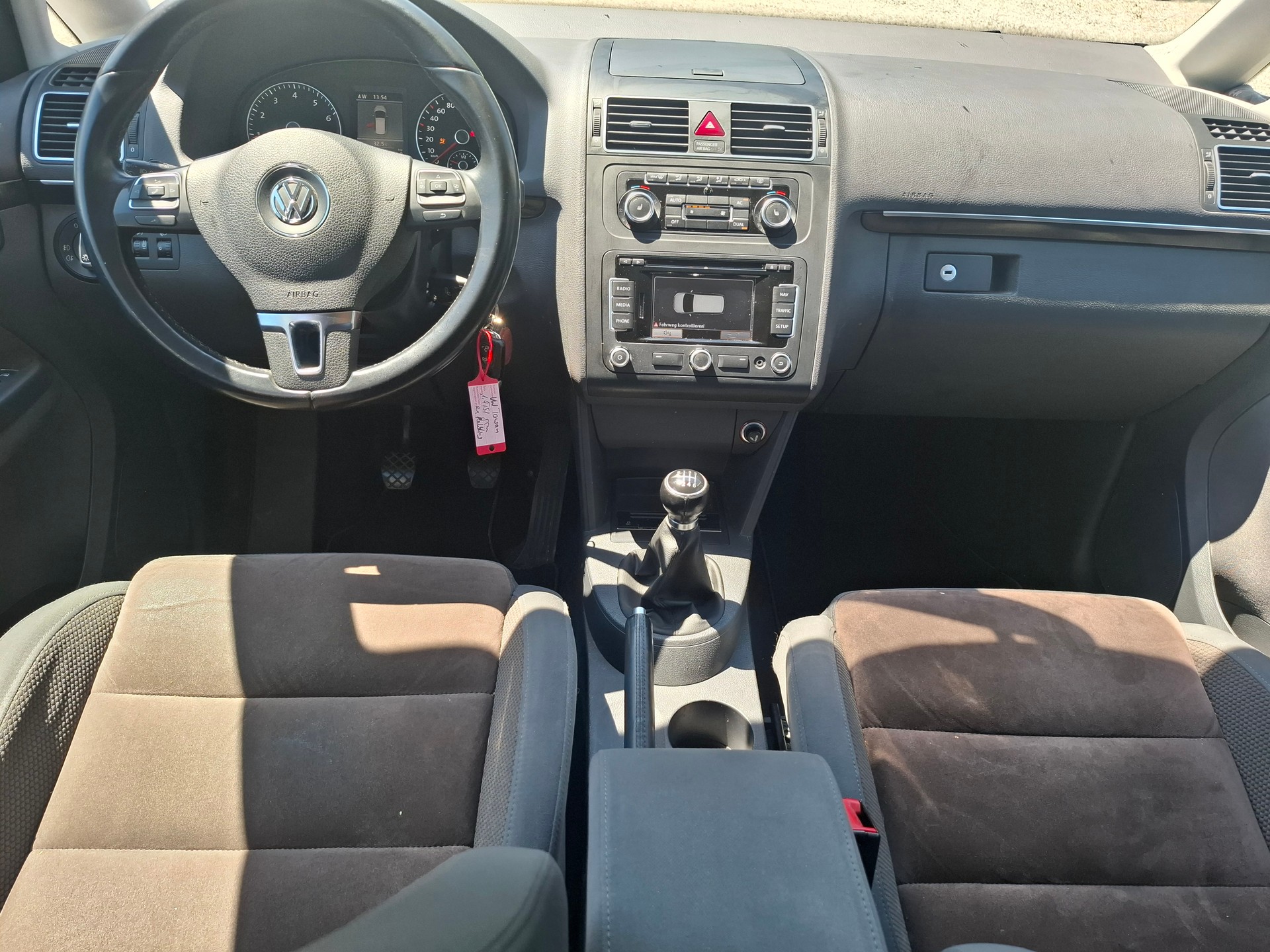 VW Touran 1.4 TSI Trendline-image-11