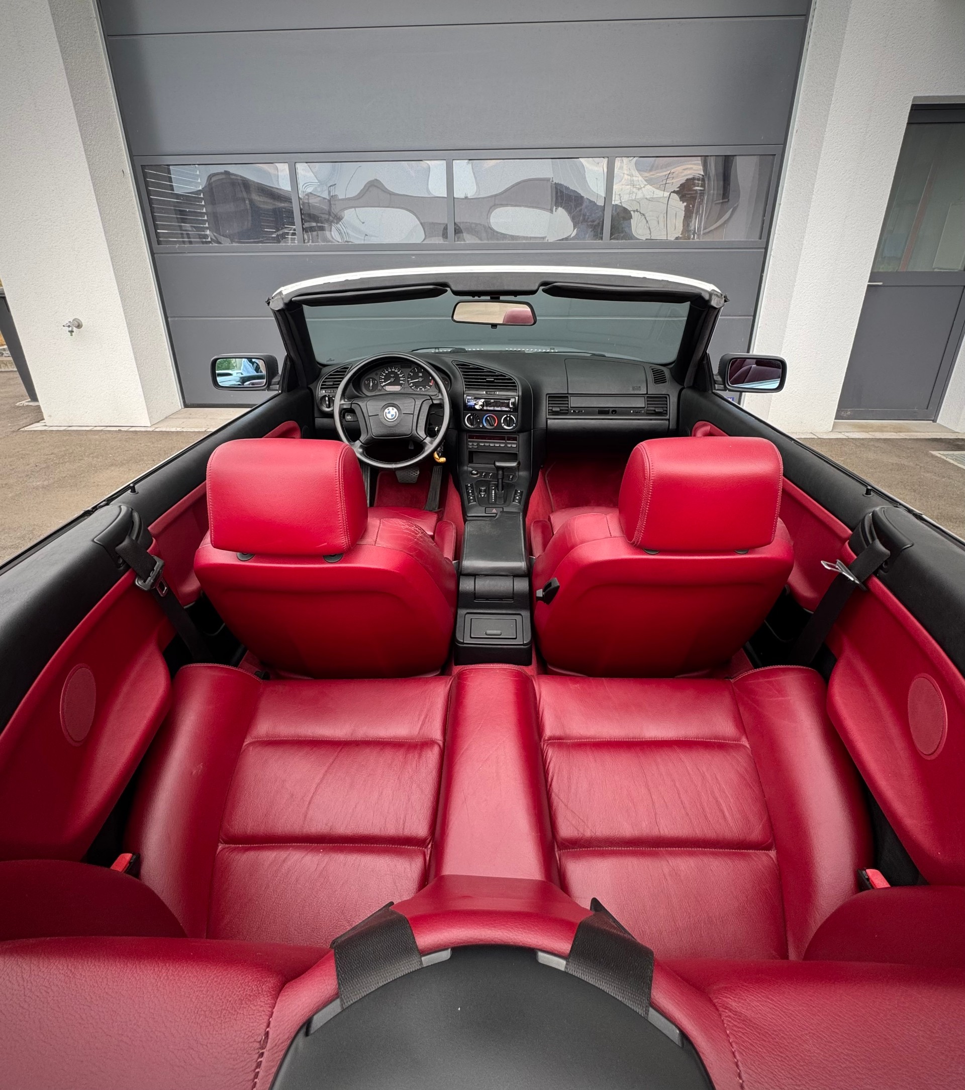 BMW 328i A Cabrio-image-11